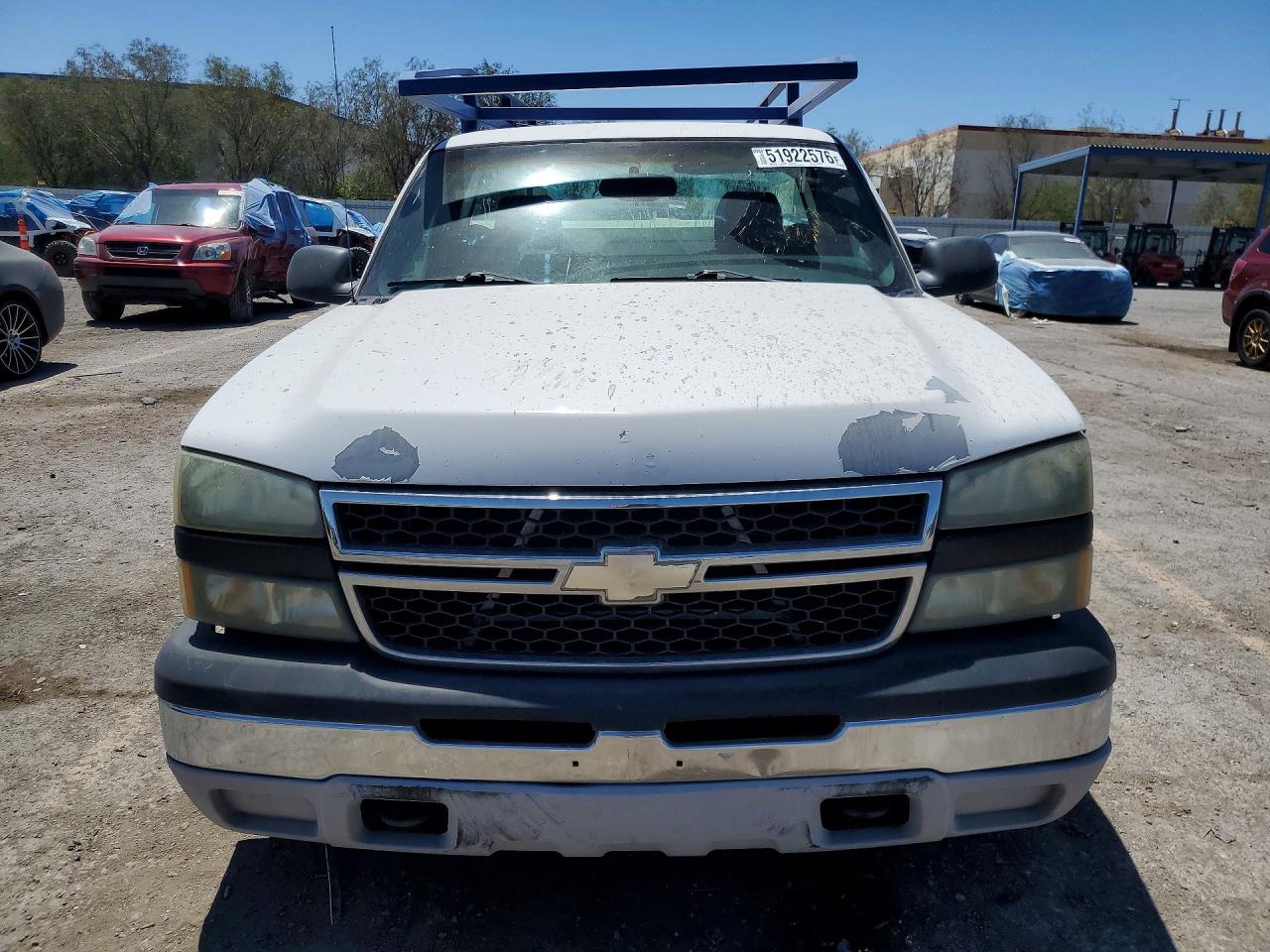 2006 Chevrolet Silverado C1500 White vin: 3GCEC14XX6G188685