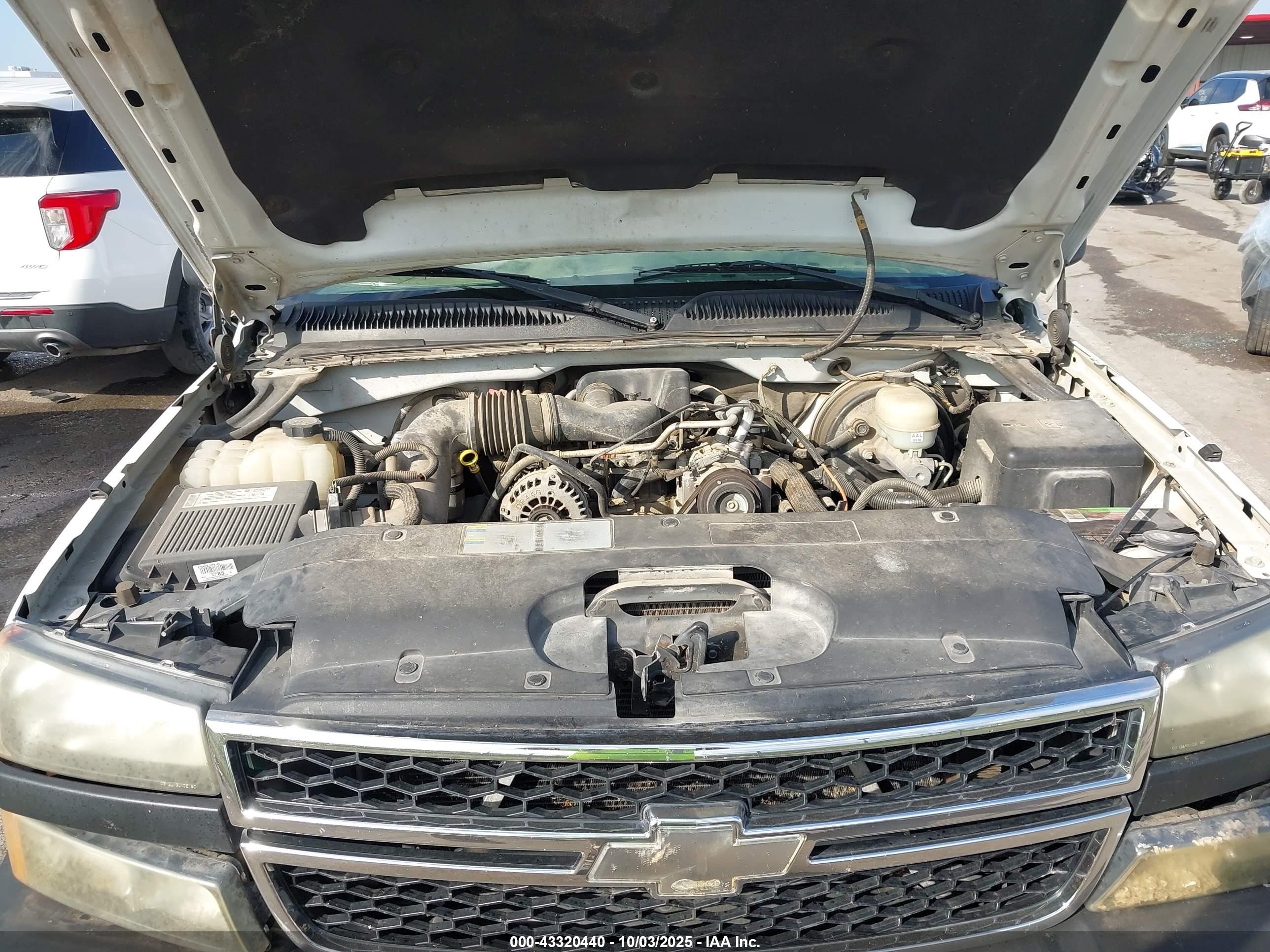 2007 Chevrolet Silverado 1500 Classic Work Truck Белый vin: 3GCEC14XX7G192320