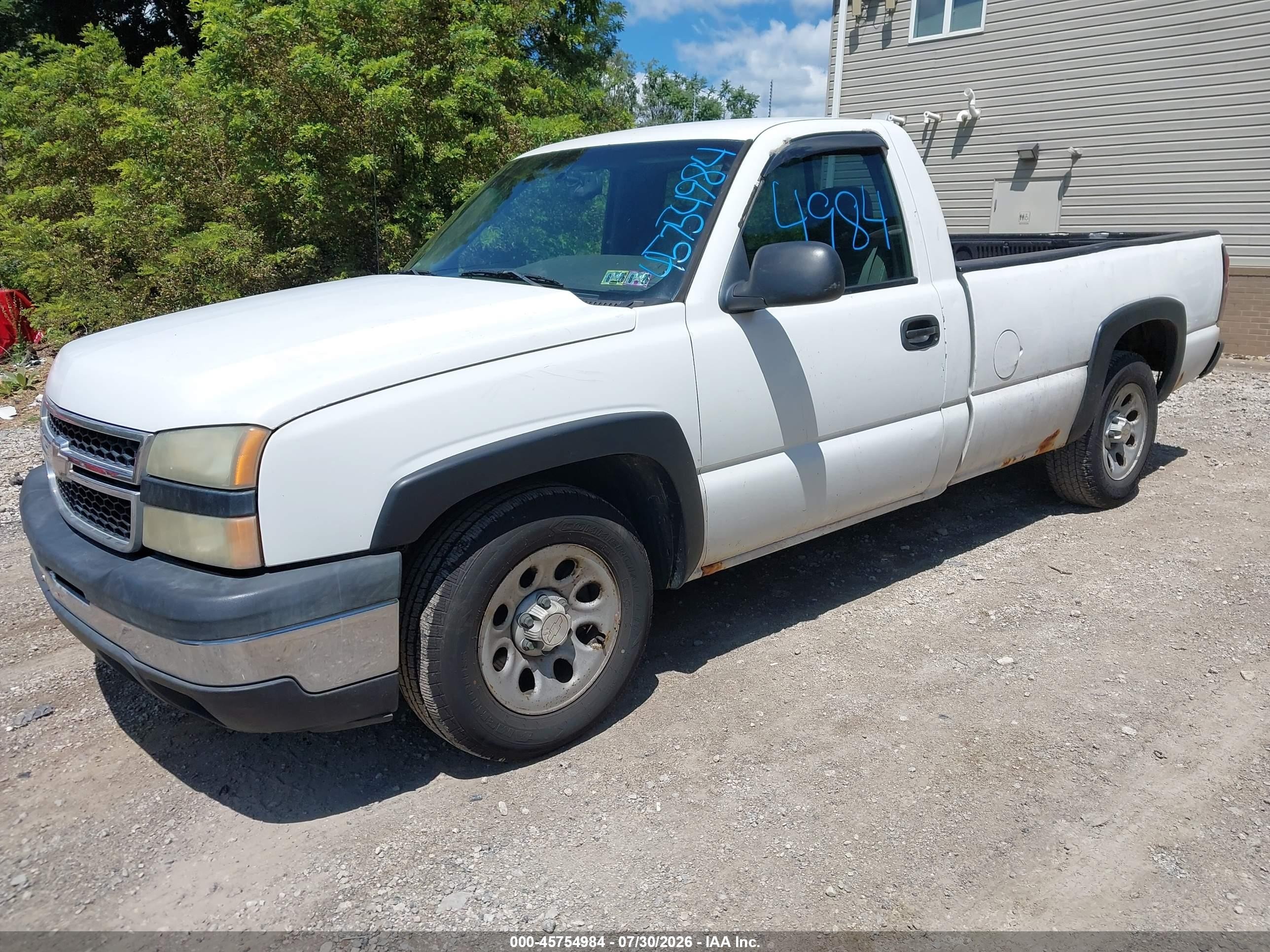 2007 Chevrolet Silverado 1500 Classic Work Truck White vin: 3GCEC14Z87G151489