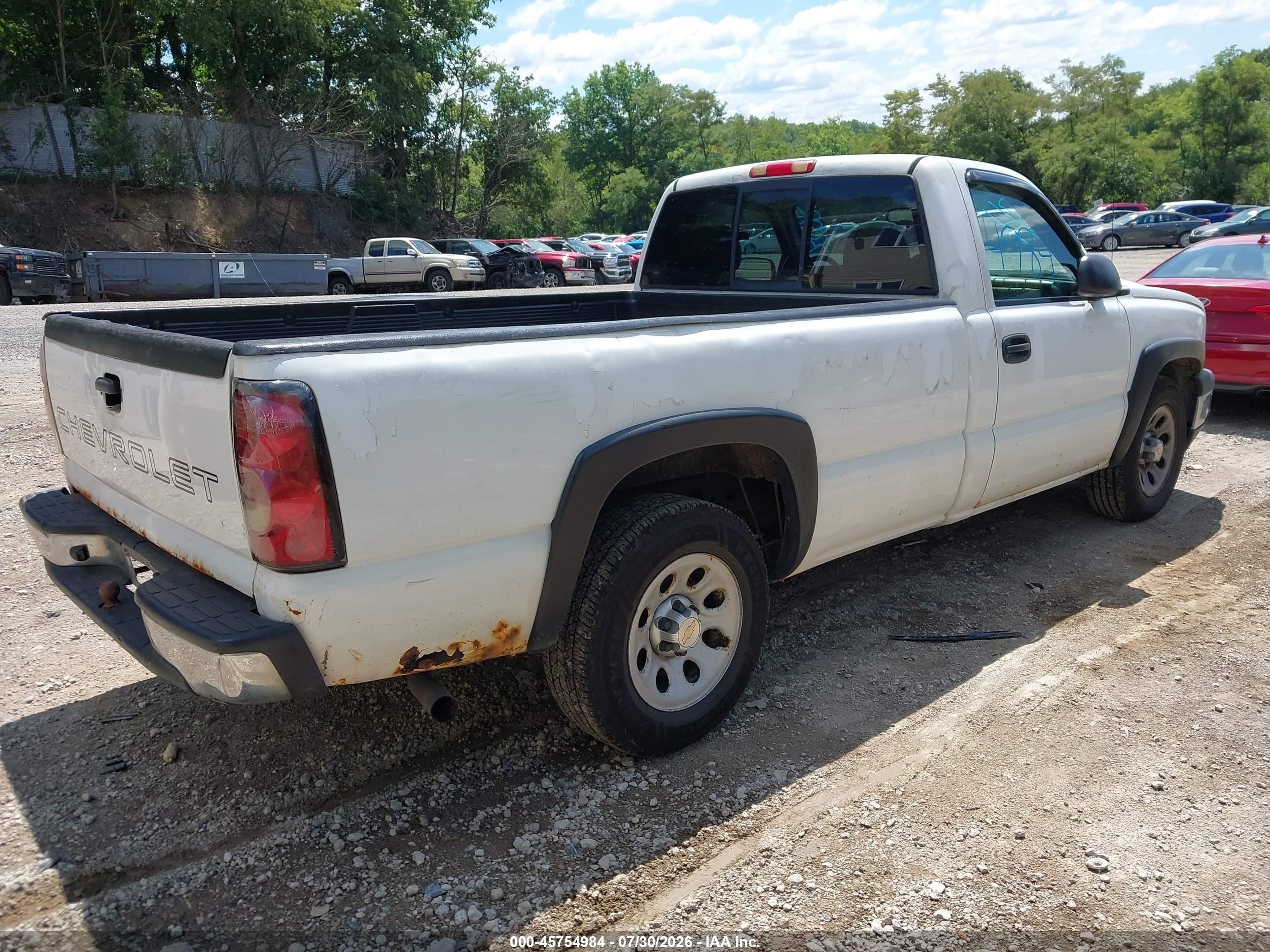 2007 Chevrolet Silverado 1500 Classic Work Truck White vin: 3GCEC14Z87G151489