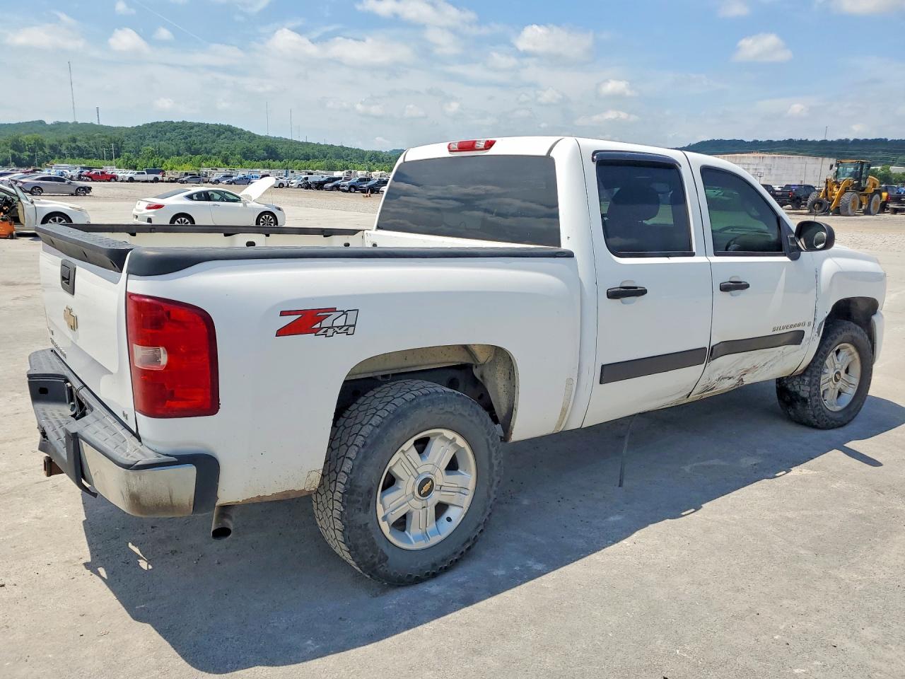 2007 Chevrolet Silverado K1500 Crew Cab White vin: 3GCEK13347G505329