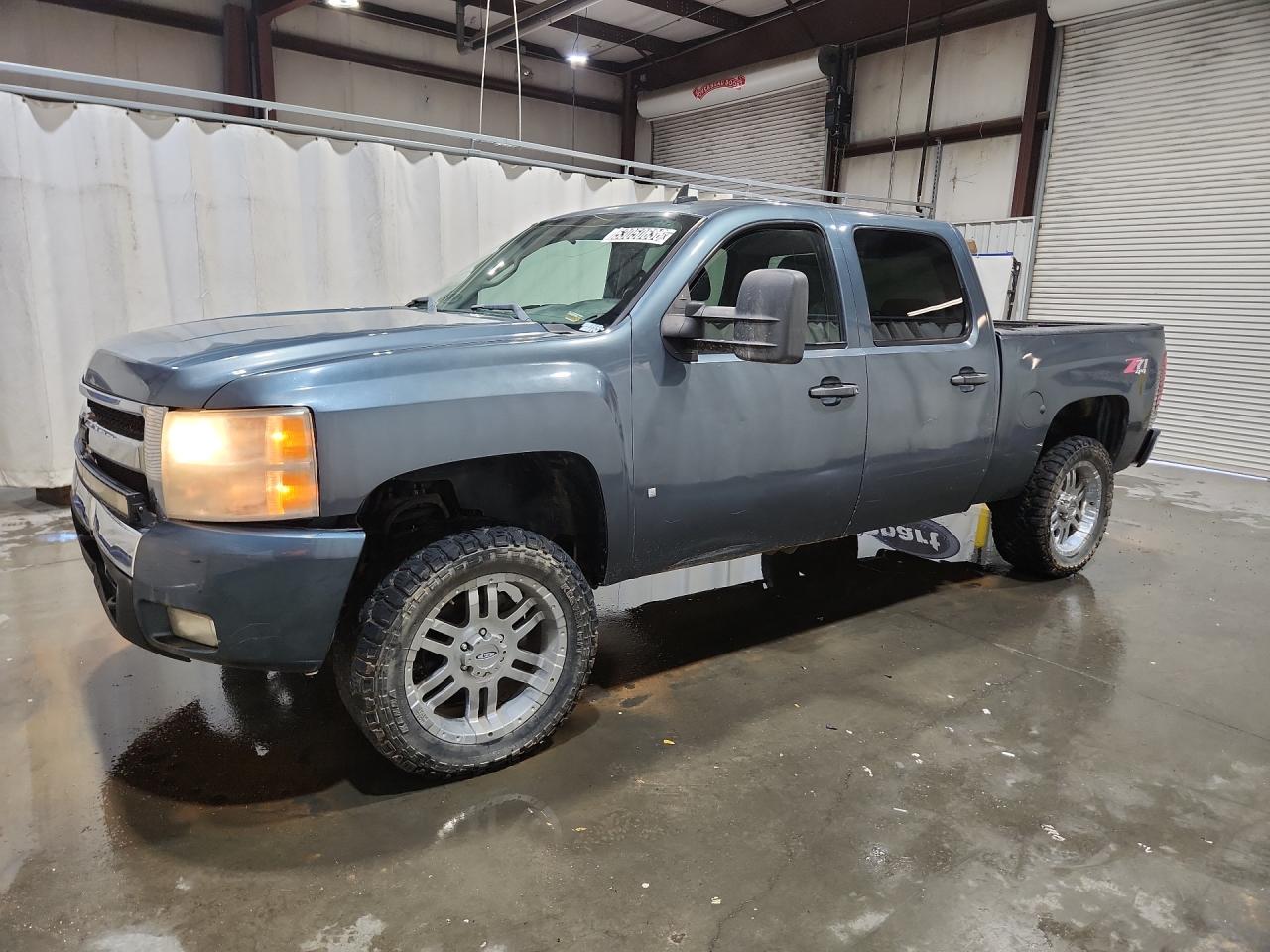 2008 Chevrolet Silverado K1500 Blue vin: 3GCEK13348G258931 Damage: Left Front Door, Dent(S) W/ Paint Dmg, 8 To 9 Inches