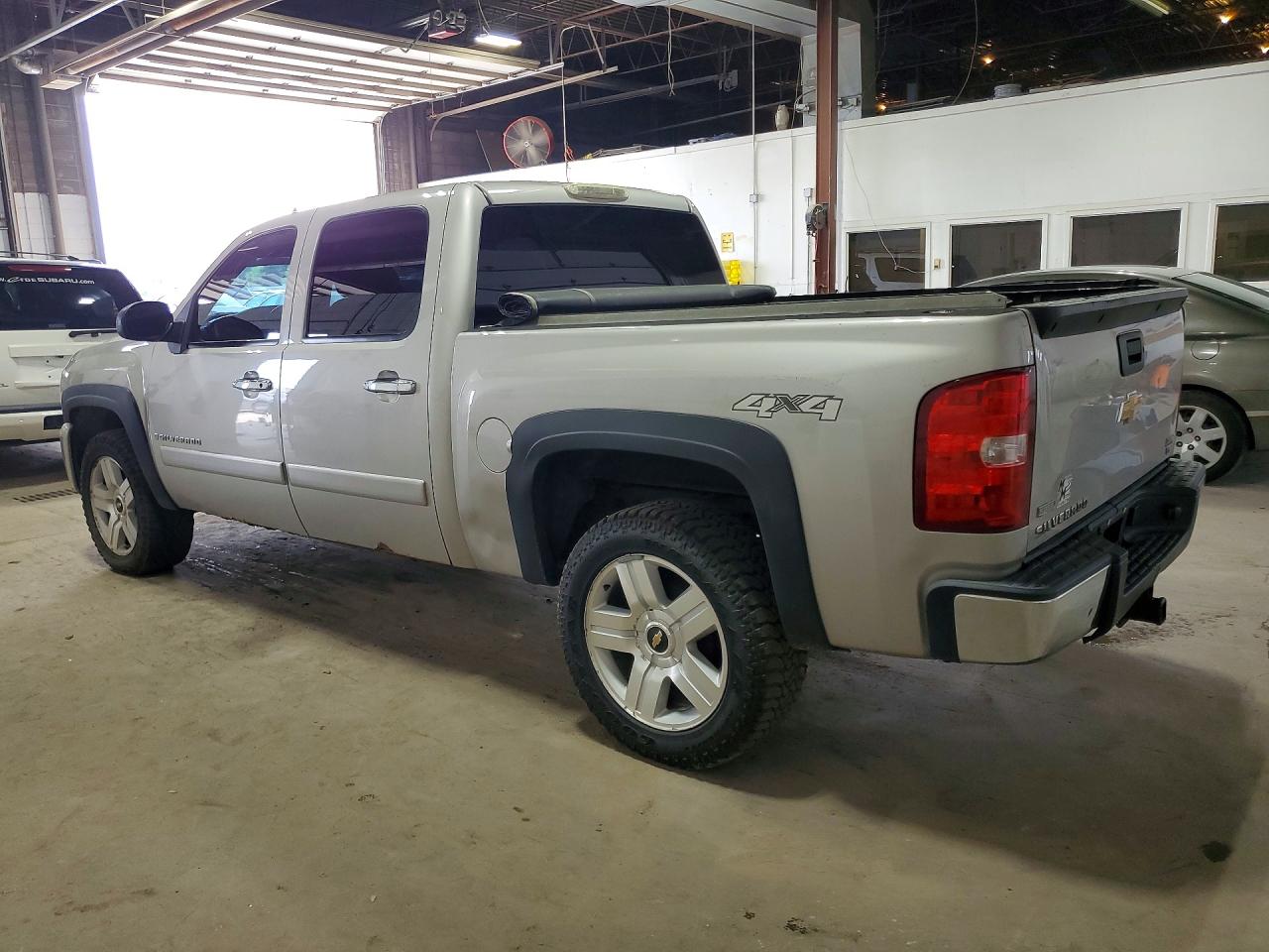 2008 Chevrolet Silverado K1500 Silver vin: 3GCEK13398G245706