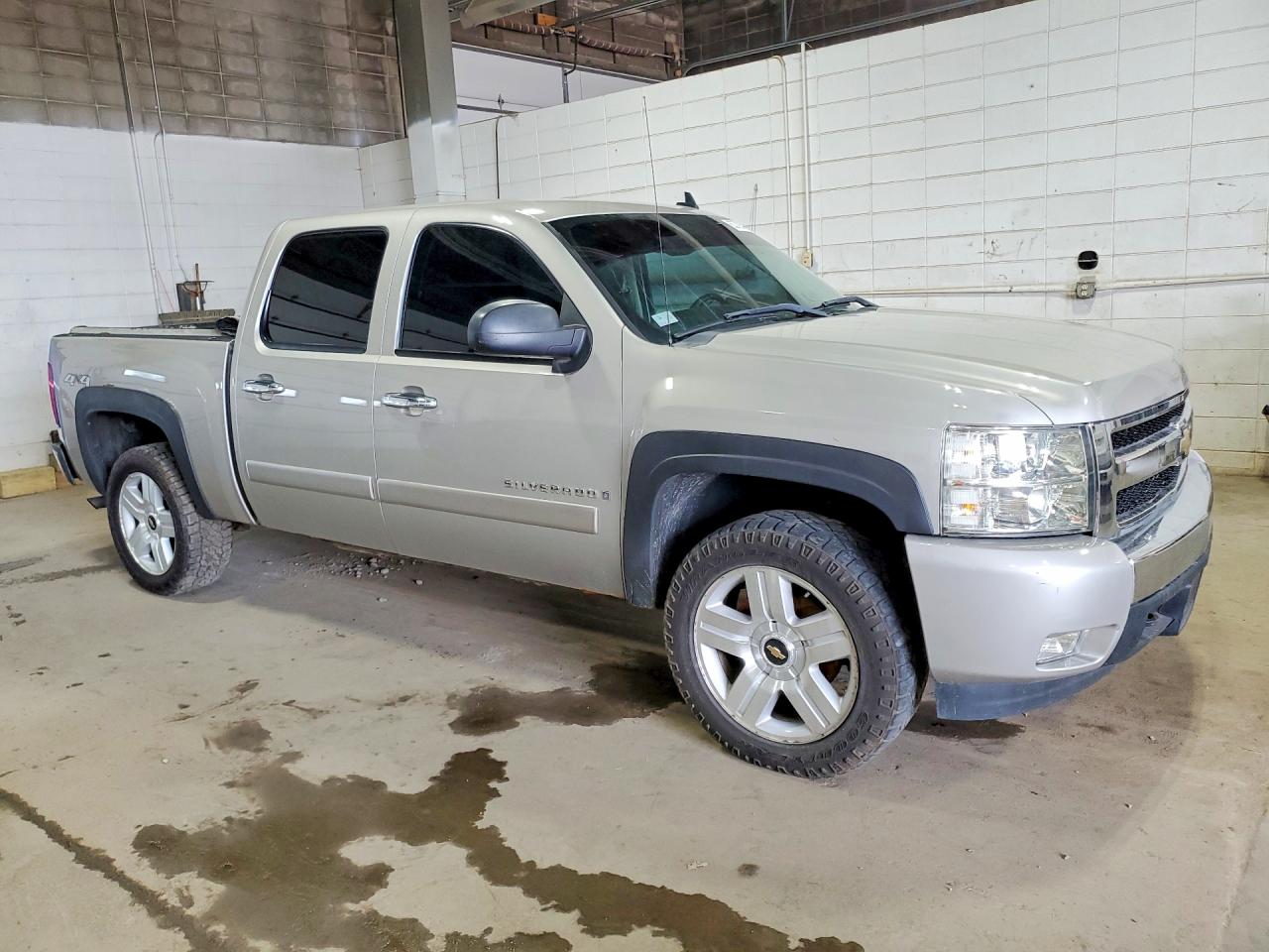 2008 Chevrolet Silverado K1500 Silver vin: 3GCEK13398G245706
