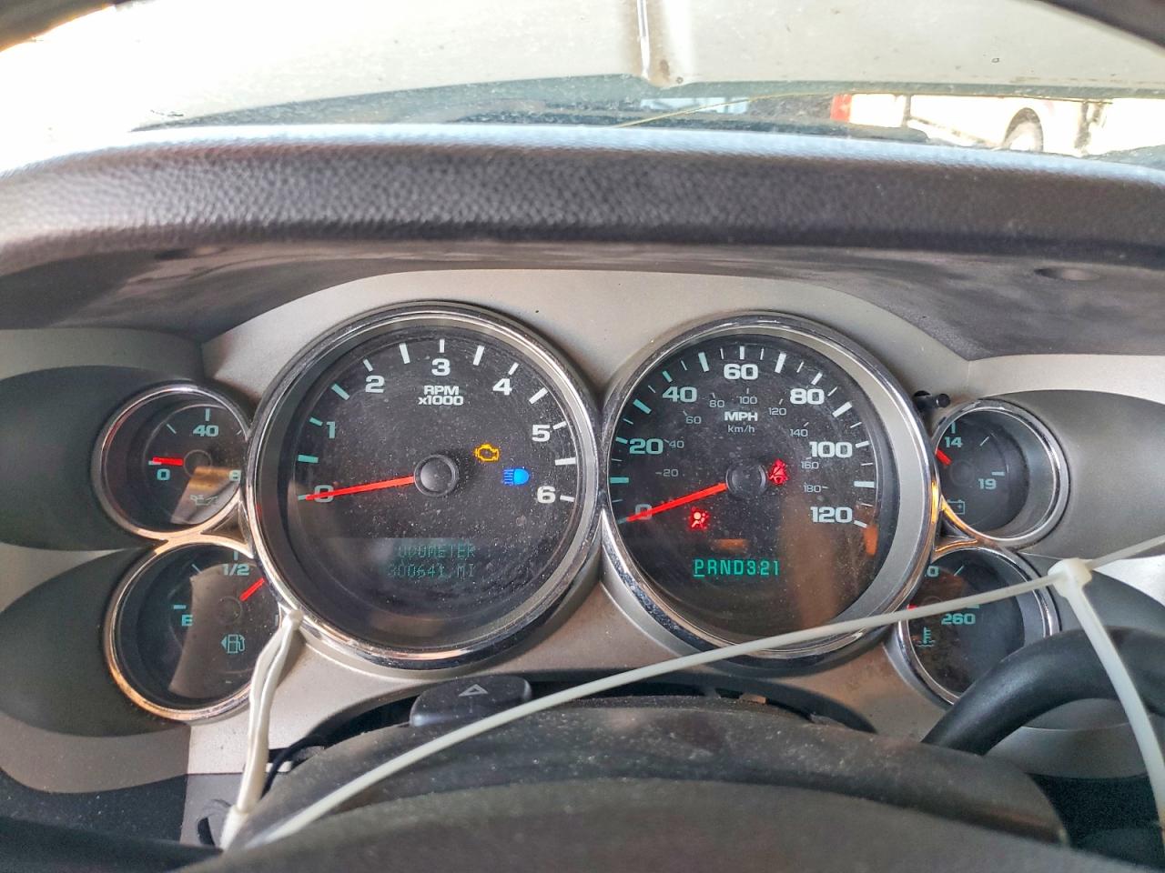 2008 Chevrolet Silverado K1500 White vin: 3GCEK13C18G233260