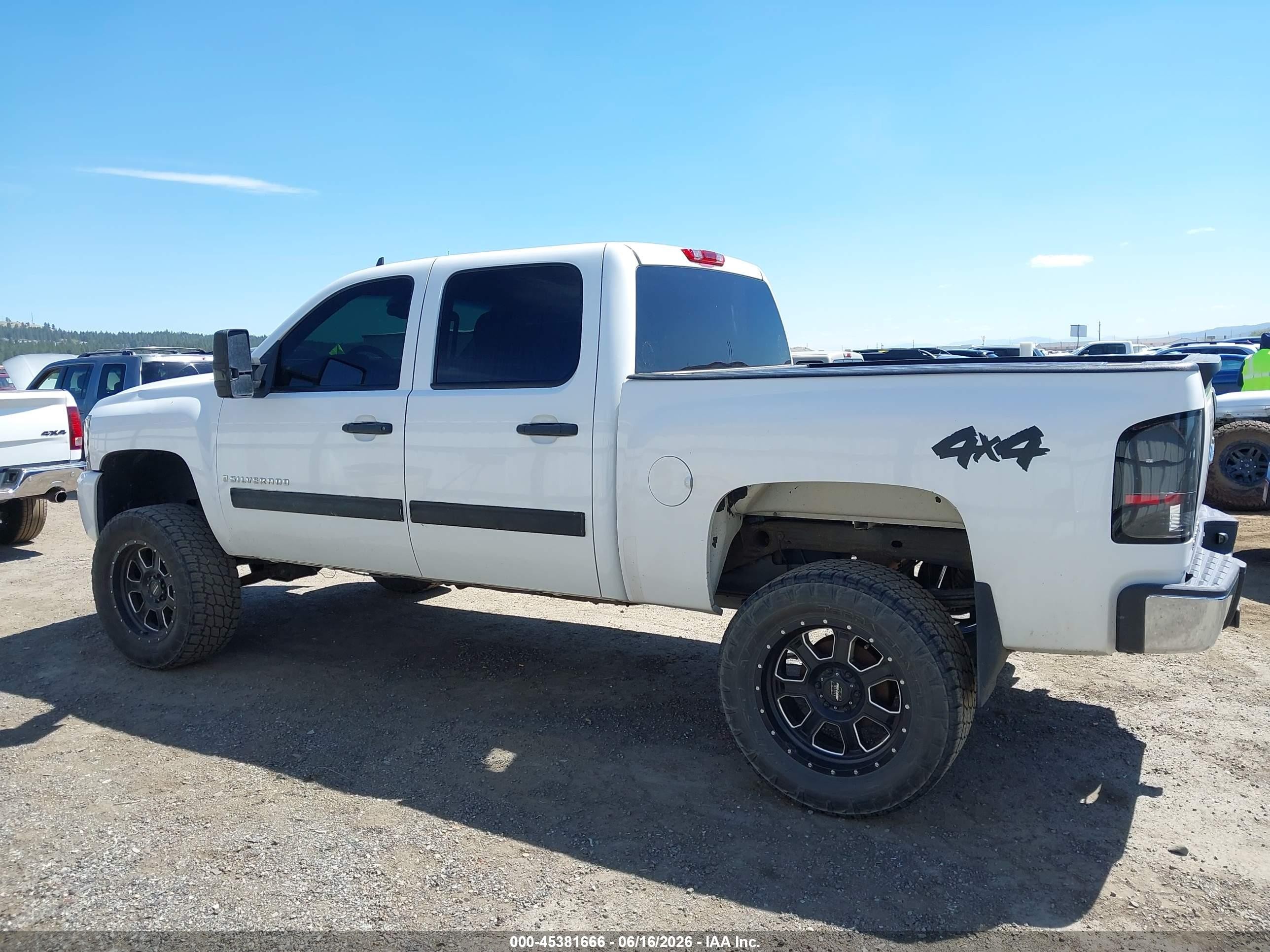 2009 Chevrolet Silverado 1500 Ls White vin: 3GCEK13C19G124573