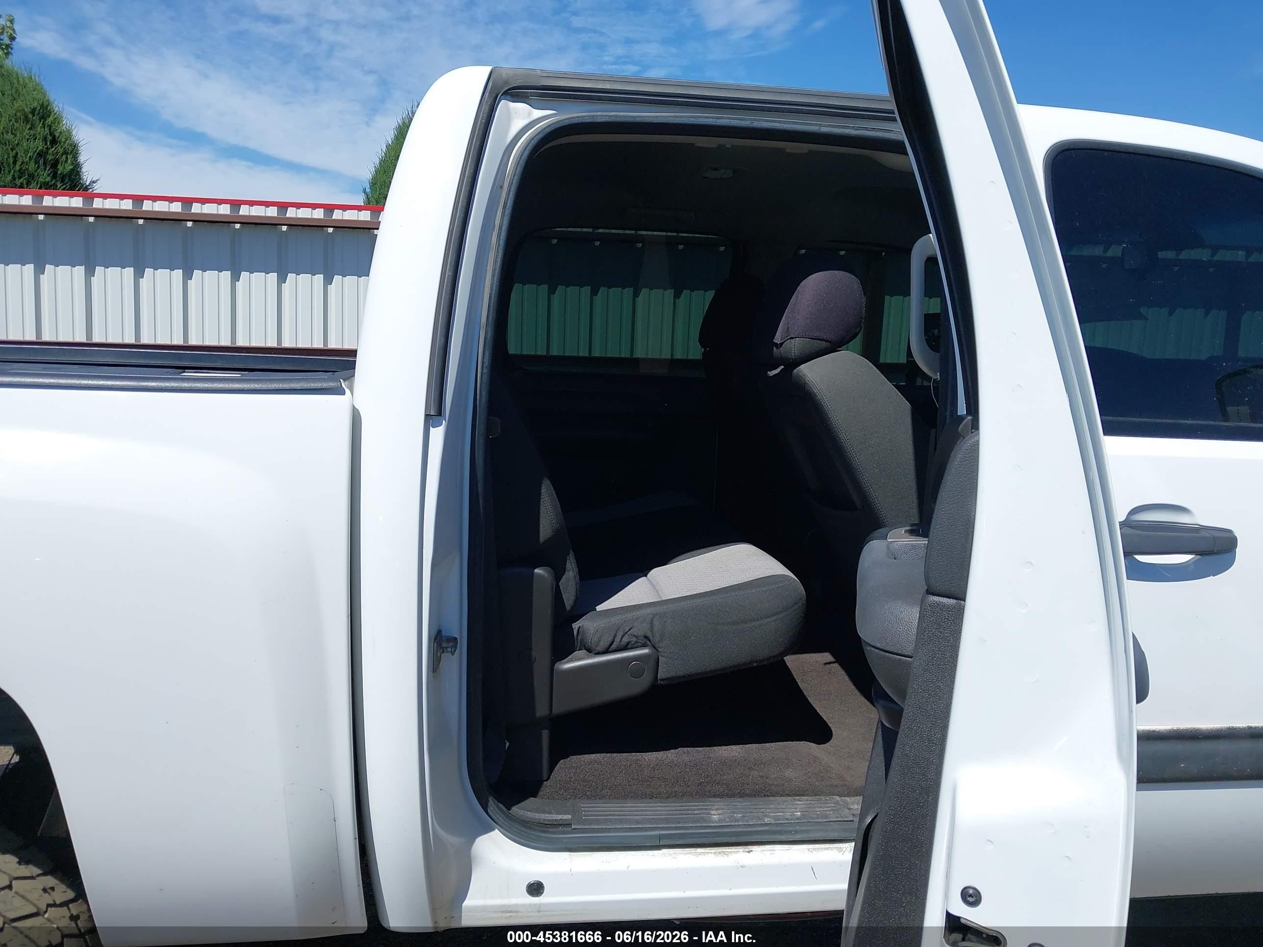 2009 Chevrolet Silverado 1500 Ls White vin: 3GCEK13C19G124573