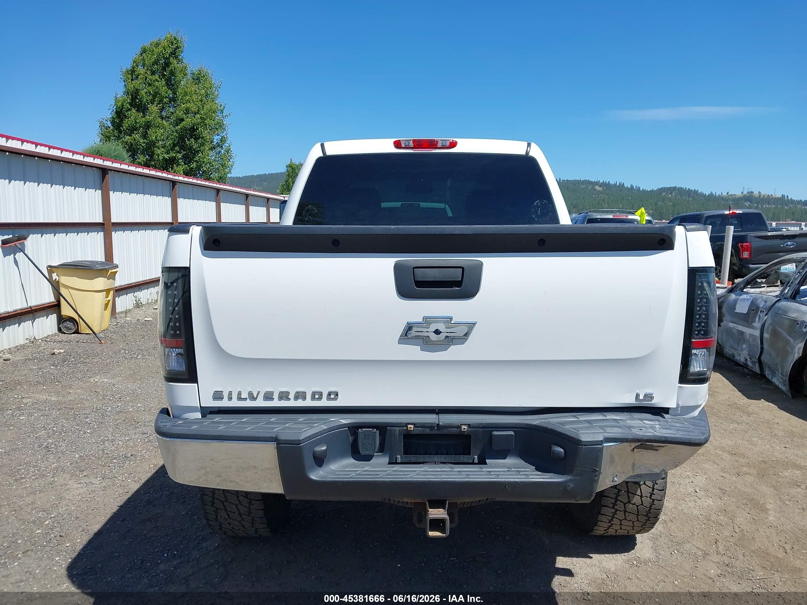 2009 Chevrolet Silverado 1500 Ls White vin: 3GCEK13C19G124573