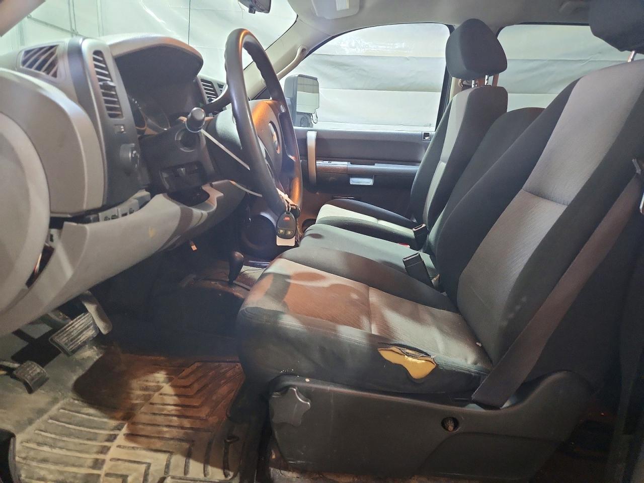 2009 Chevrolet Silverado K1500 Серебряный vin: 3GCEK13C19G176608