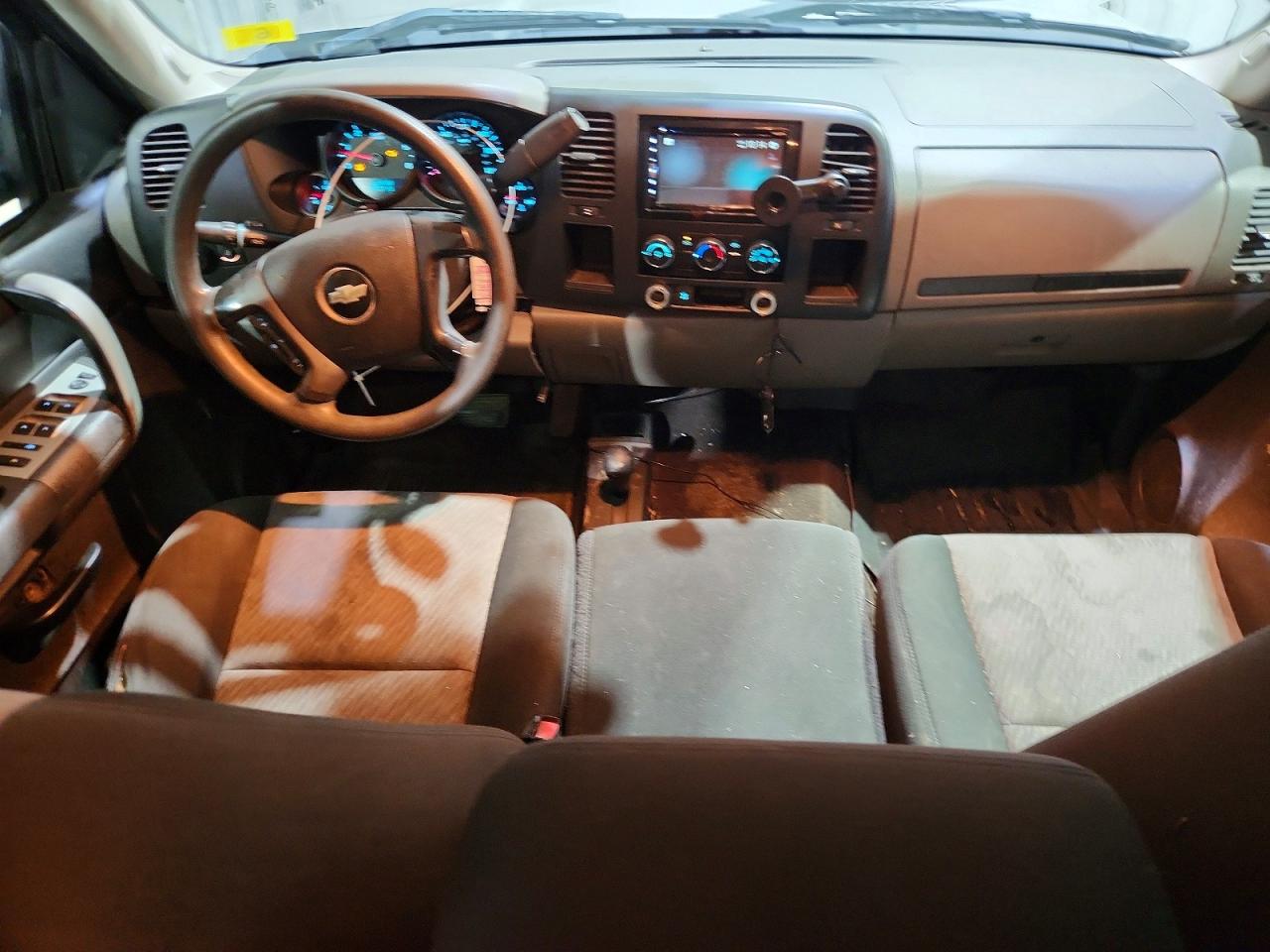 2009 Chevrolet Silverado K1500 Серебряный vin: 3GCEK13C19G176608