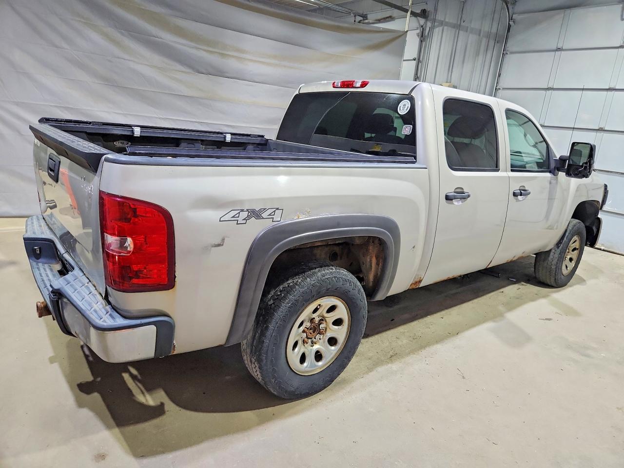 2009 Chevrolet Silverado K1500 Серебряный vin: 3GCEK13C19G176608