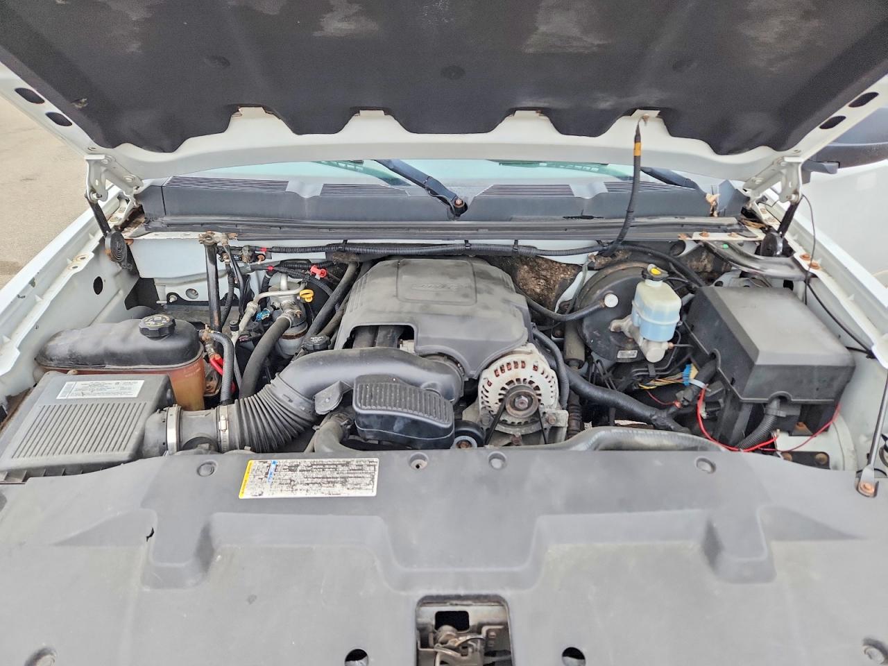 2008 Chevrolet Silverado K1500 Белый vin: 3GCEK13J18G236447