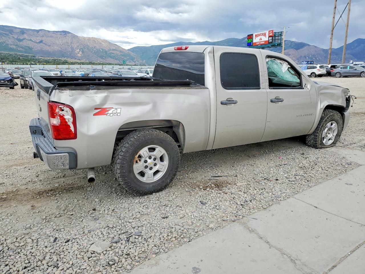 2008 Chevrolet Silverado K1500 Коричневый vin: 3GCEK13J58G220851
