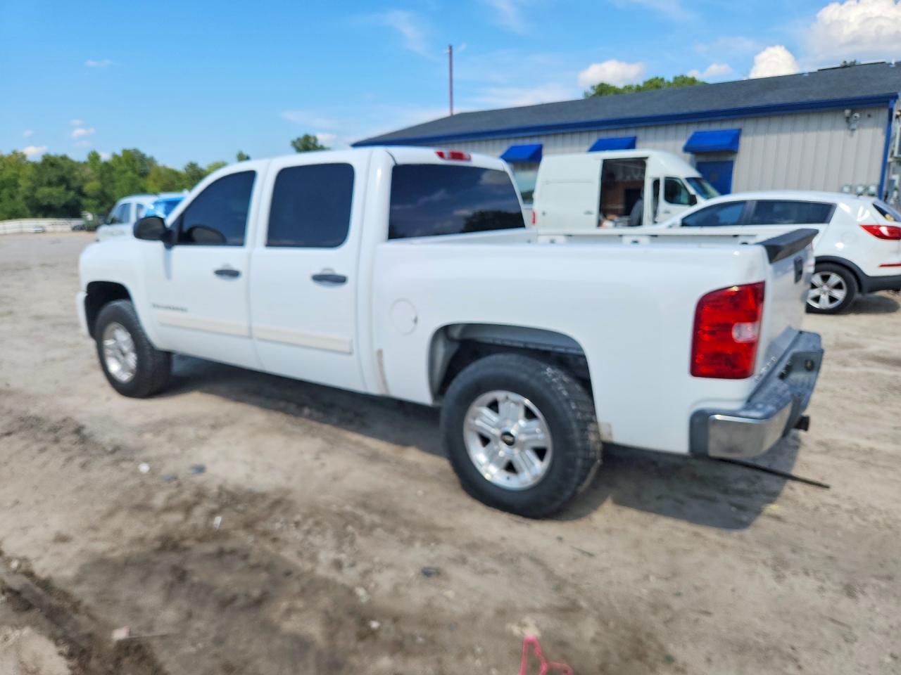 2008 Chevrolet Silverado K1500 Белый vin: 3GCEK13M08G112986