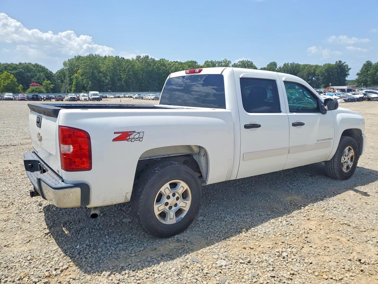 2007 Chevrolet Silverado K1500 Crew Cab White vin: 3GCEK13M27G510957