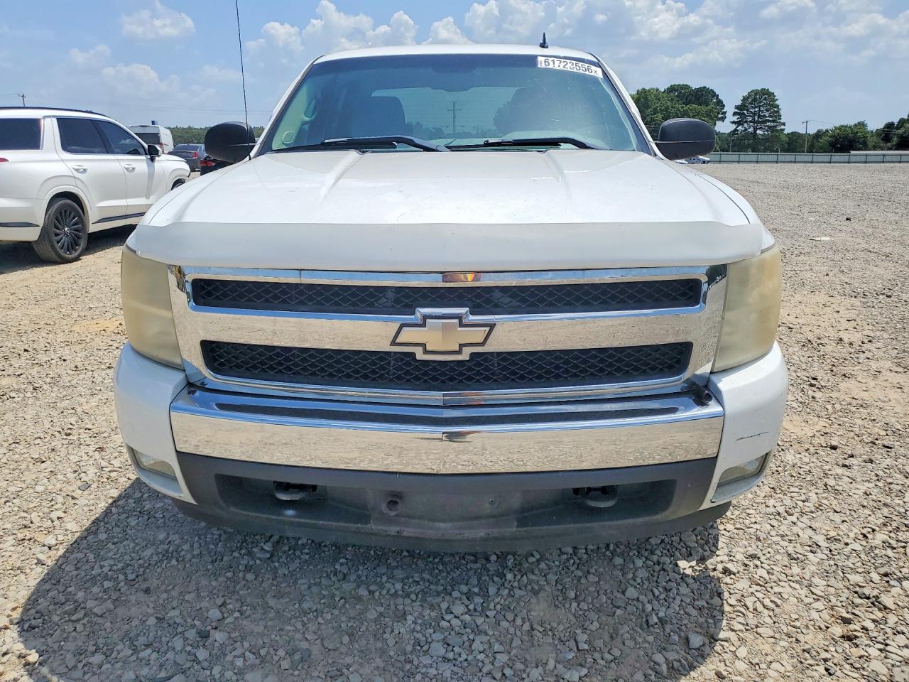 2007 Chevrolet Silverado K1500 Crew Cab White vin: 3GCEK13M27G510957