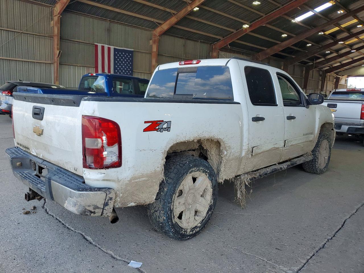 2007 Chevrolet Silverado K1500 Crew Cab White vin: 3GCEK13M27G512854