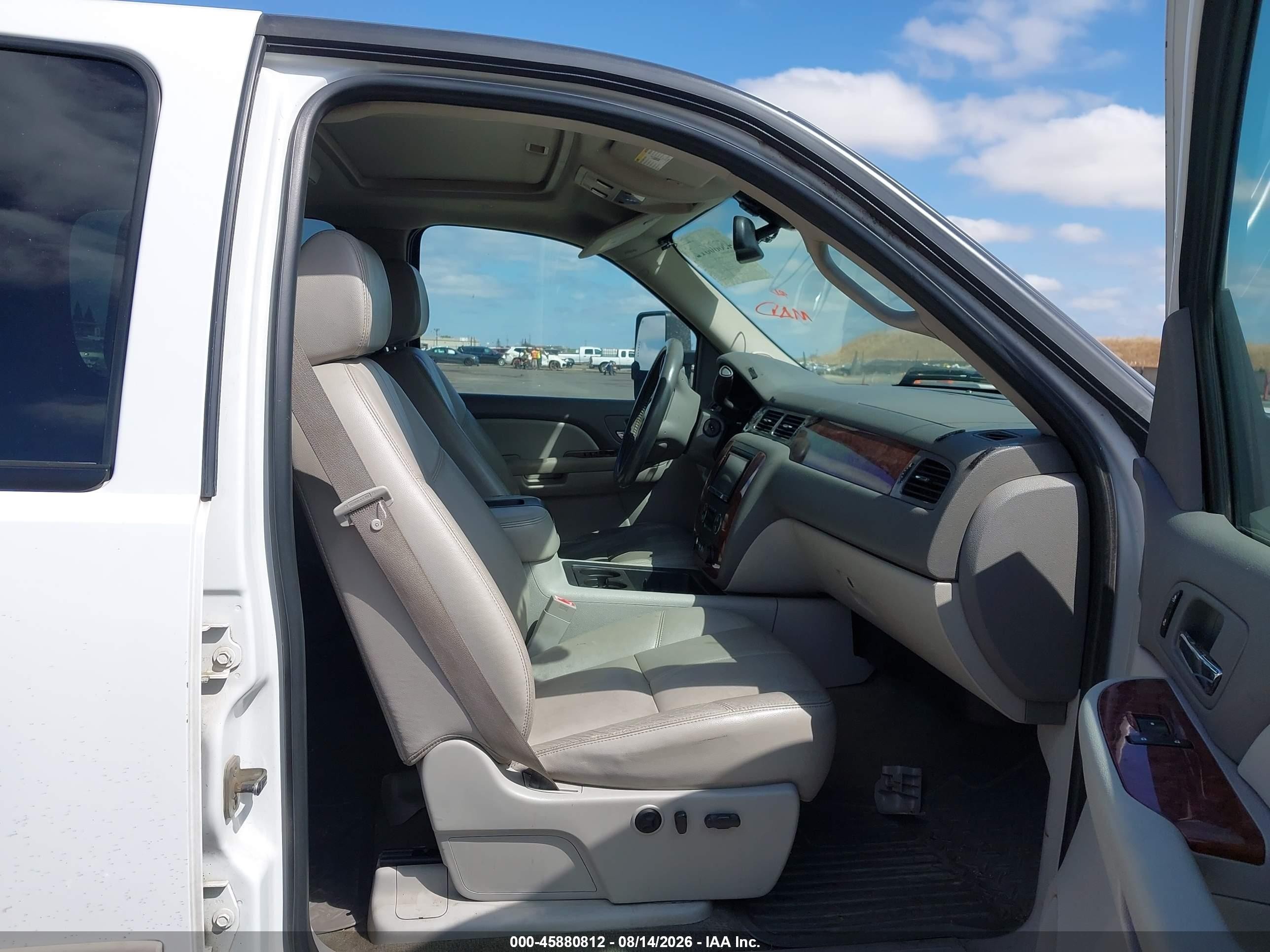 2008 Chevrolet Silverado 1500 Ltz White vin: 3GCEK13M28G197281