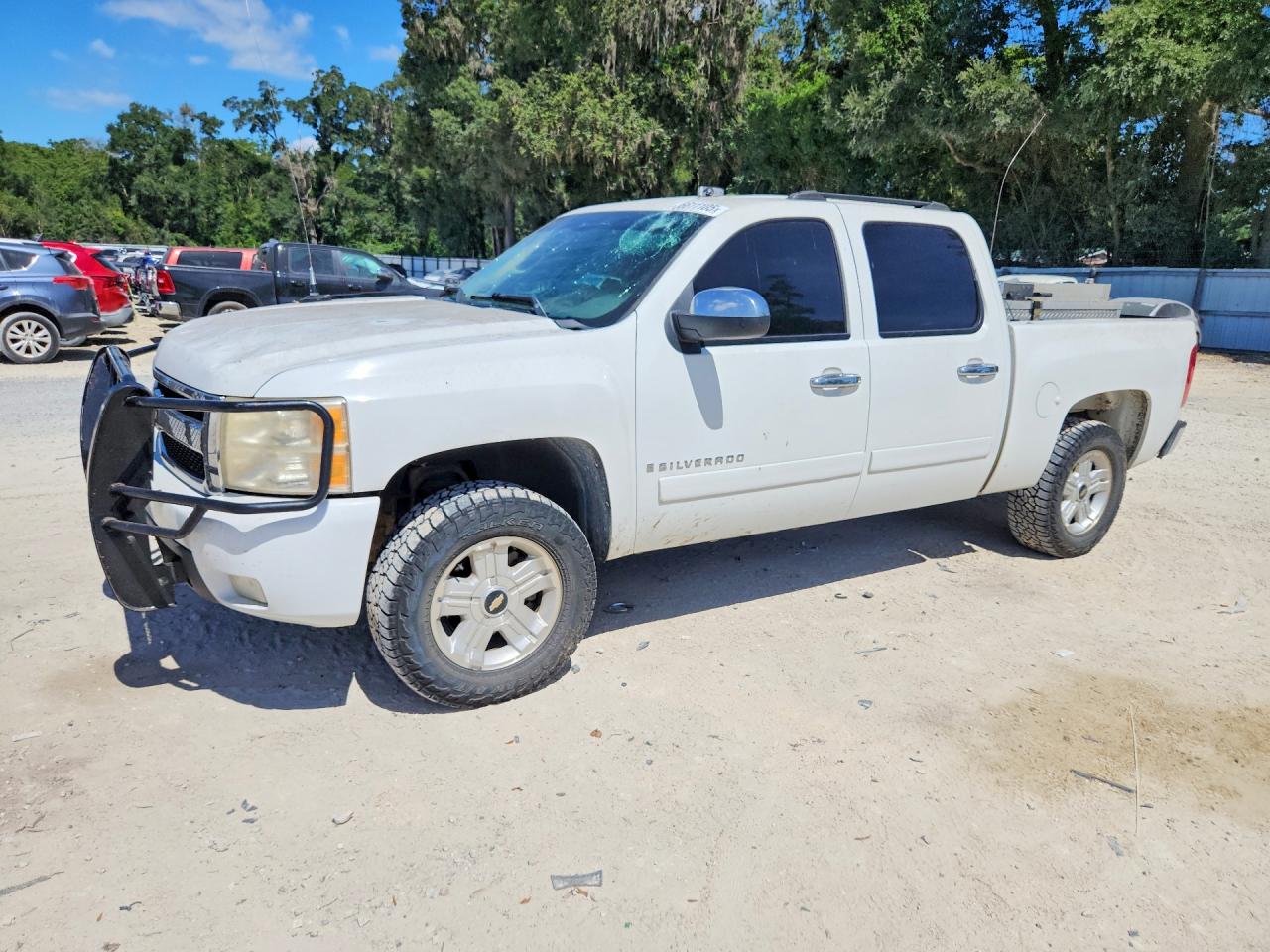 2008 Chevrolet Silverado K1500 White vin: 3GCEK13M78G124181