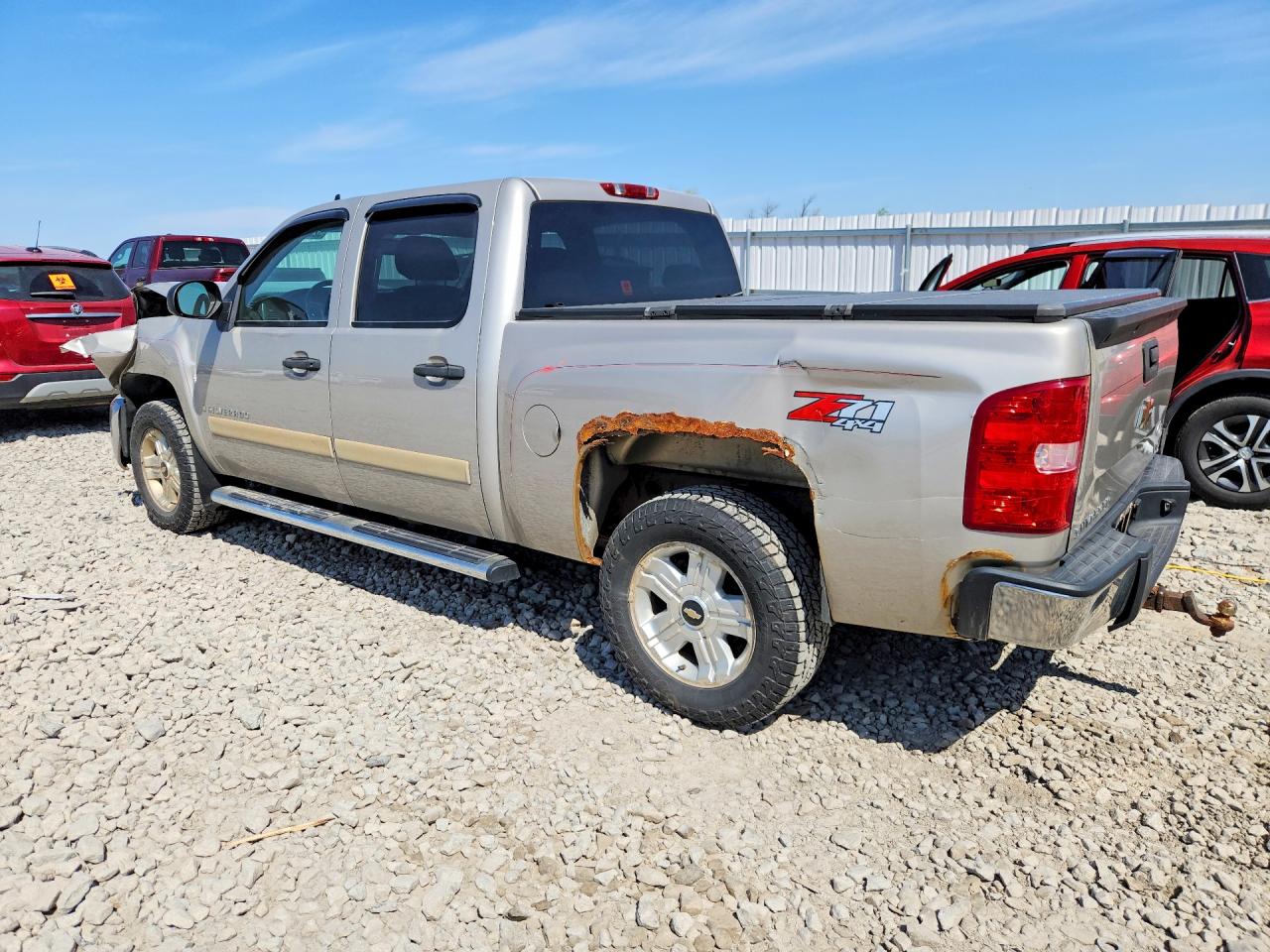 2007 Chevrolet Silverado K1500 Crew Cab Silver vin: 3GCEK13M87G503494