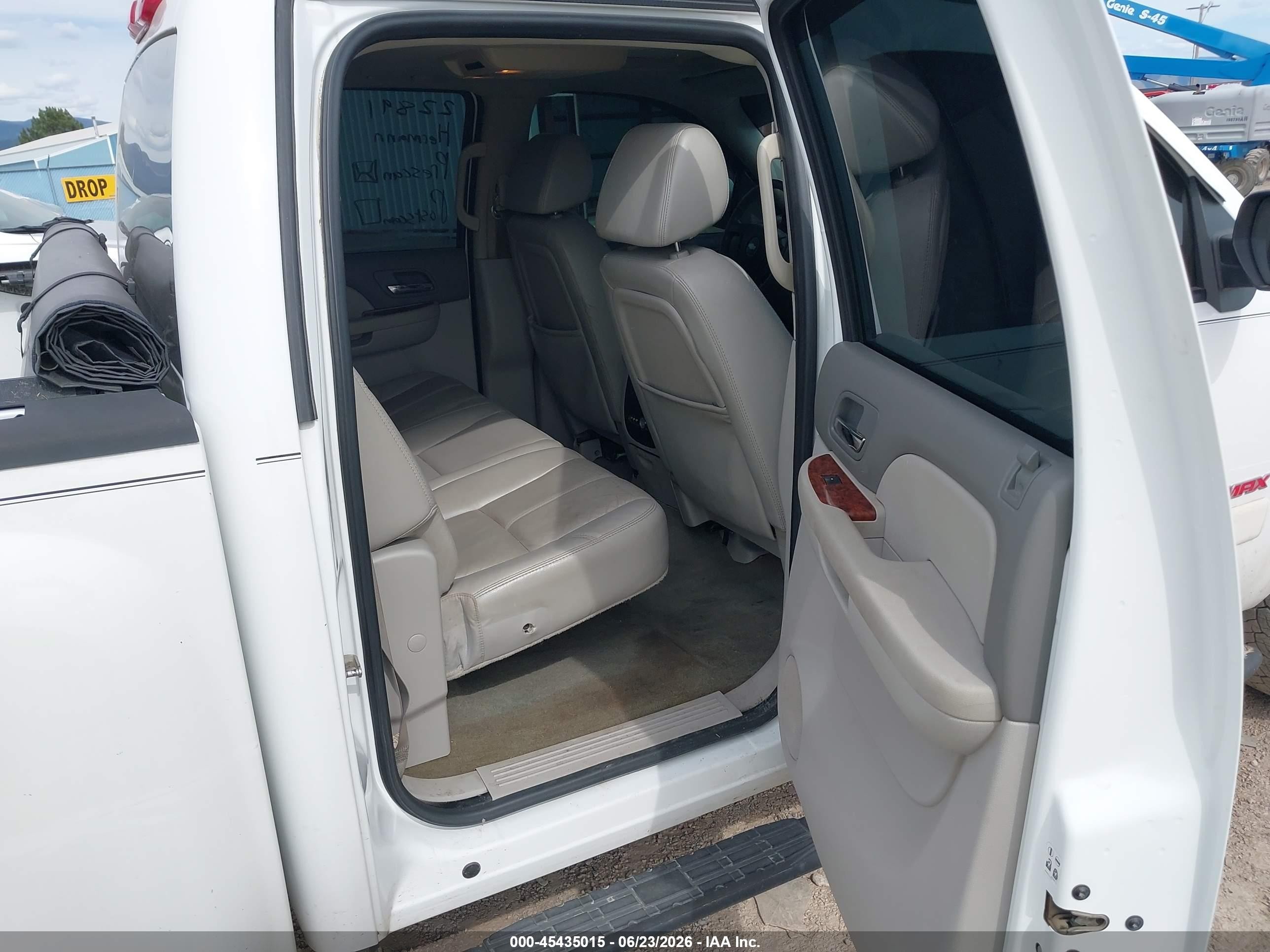 2007 Chevrolet Silverado 1500 Ltz White vin: 3GCEK13Y37G556526