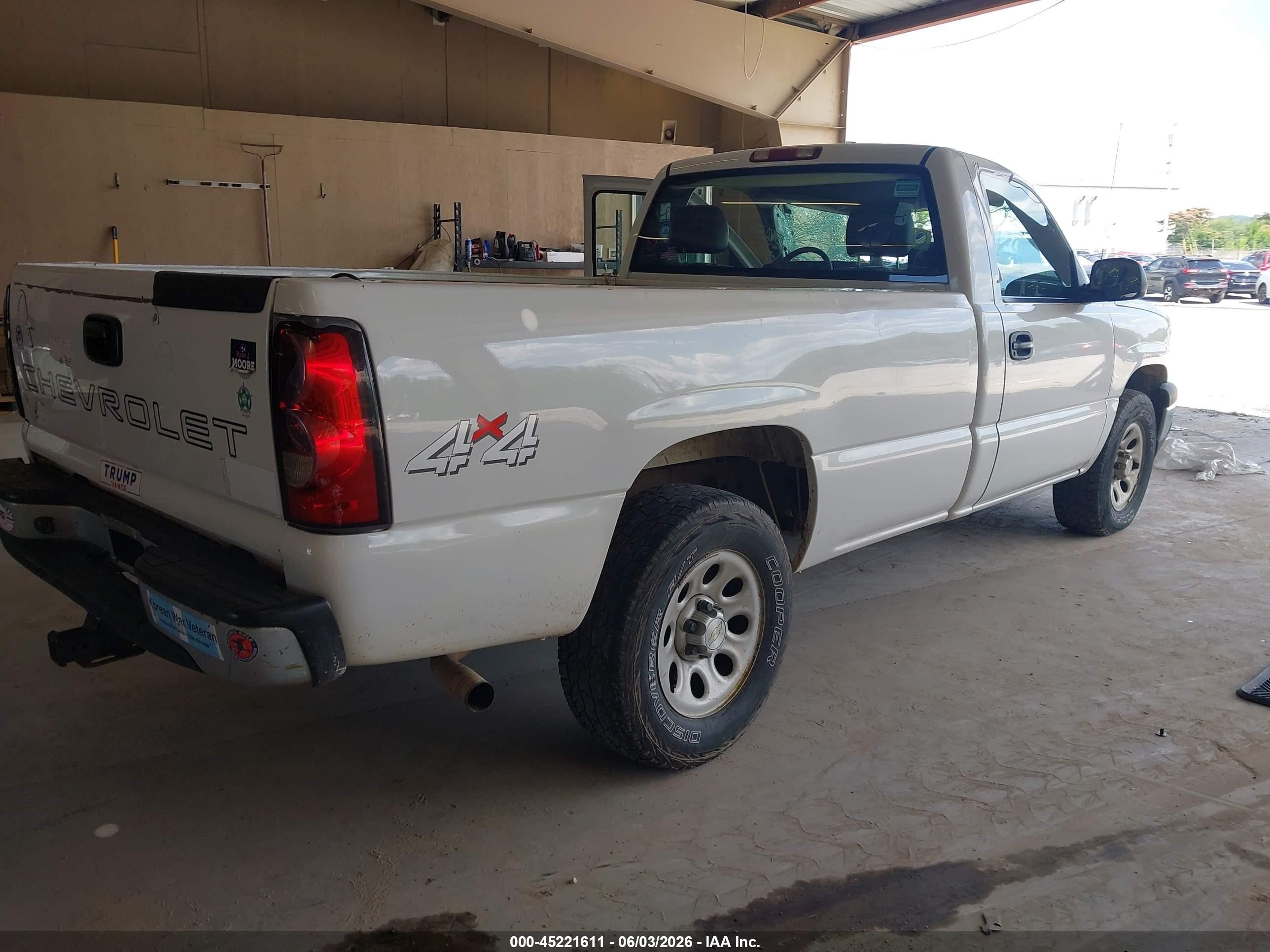 2006 Chevrolet Silverado 1500 Work Truck White vin: 3GCEK14X66G265099