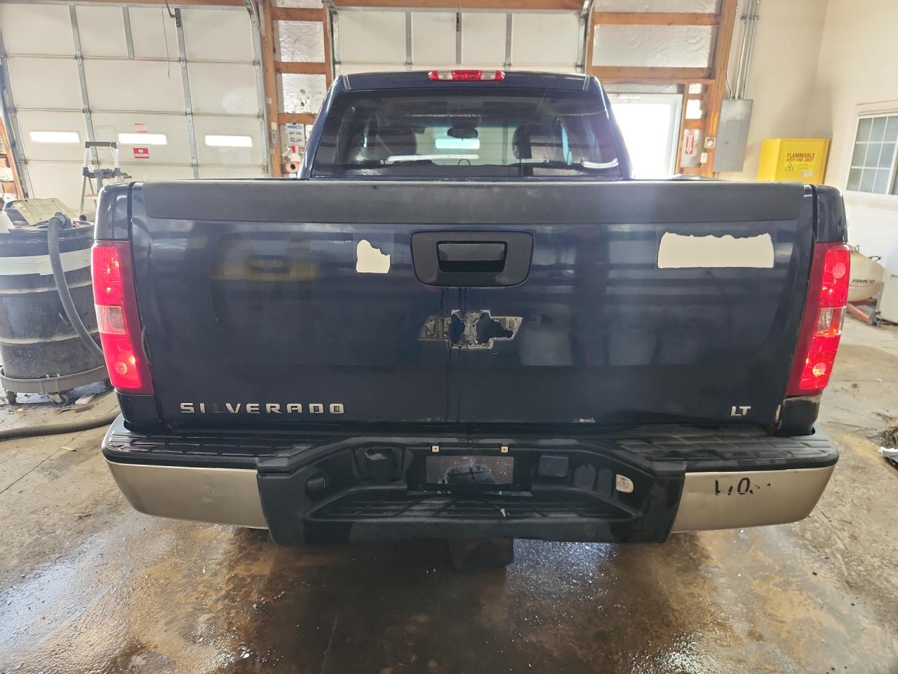 2009 Chevrolet Silverado K1500 Lt Blue vin: 3GCEK23C69G219443 Damage: Tailgate, Multiple Scratches Heavy, 2