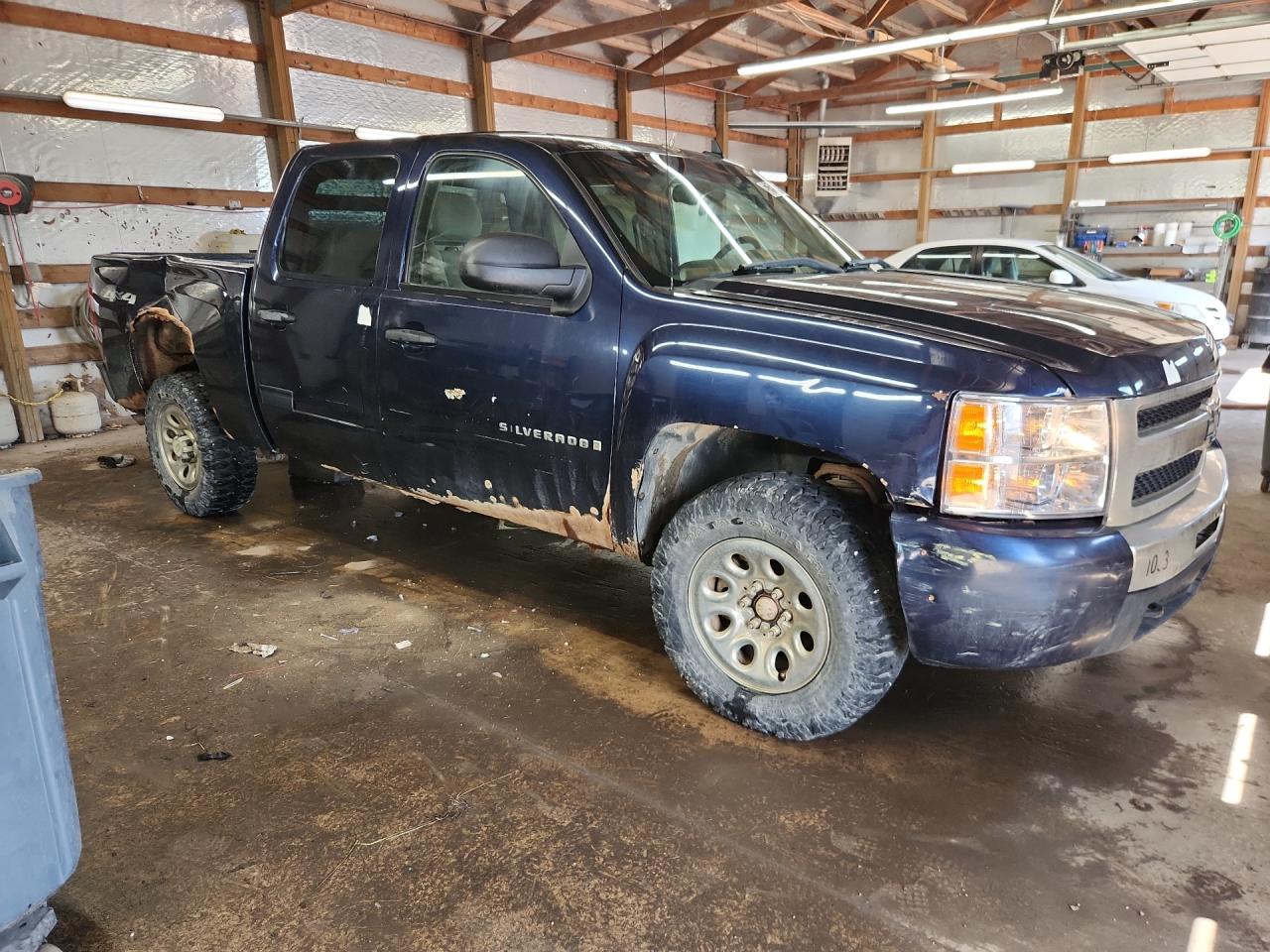 2009 Chevrolet Silverado K1500 Lt Blue vin: 3GCEK23C69G219443 Damage: Right Rocker Panel, Corrosion, > 12 Inches