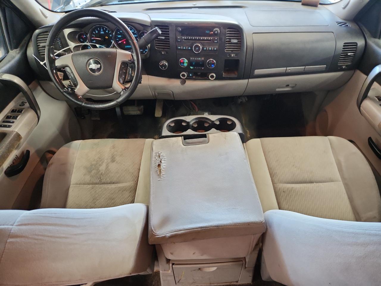 2009 Chevrolet Silverado K1500 Lt Blue vin: 3GCEK23C69G219443 Damage: Front Center Armrest, Worn, Replacement Required