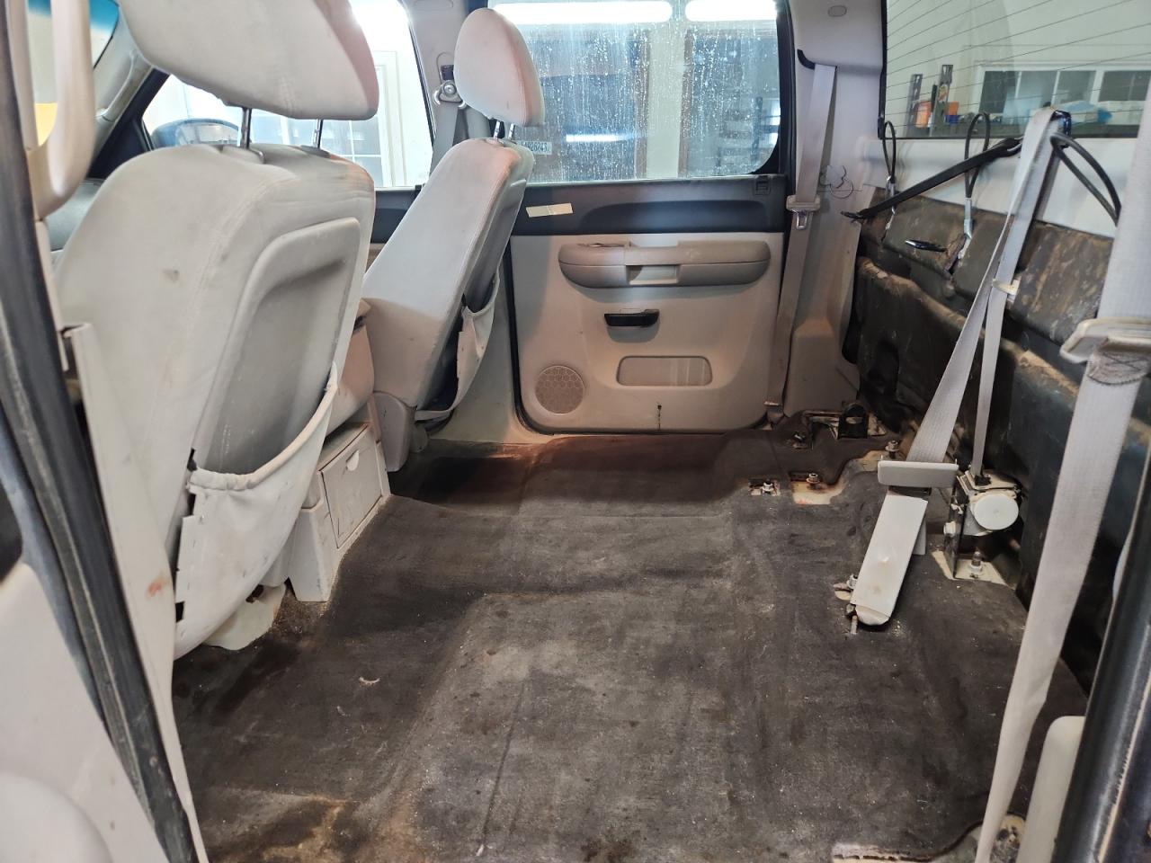 2009 Chevrolet Silverado K1500 Lt Blue vin: 3GCEK23C69G219443 Damage: Left Rear Seat, Missing, Replacement Required