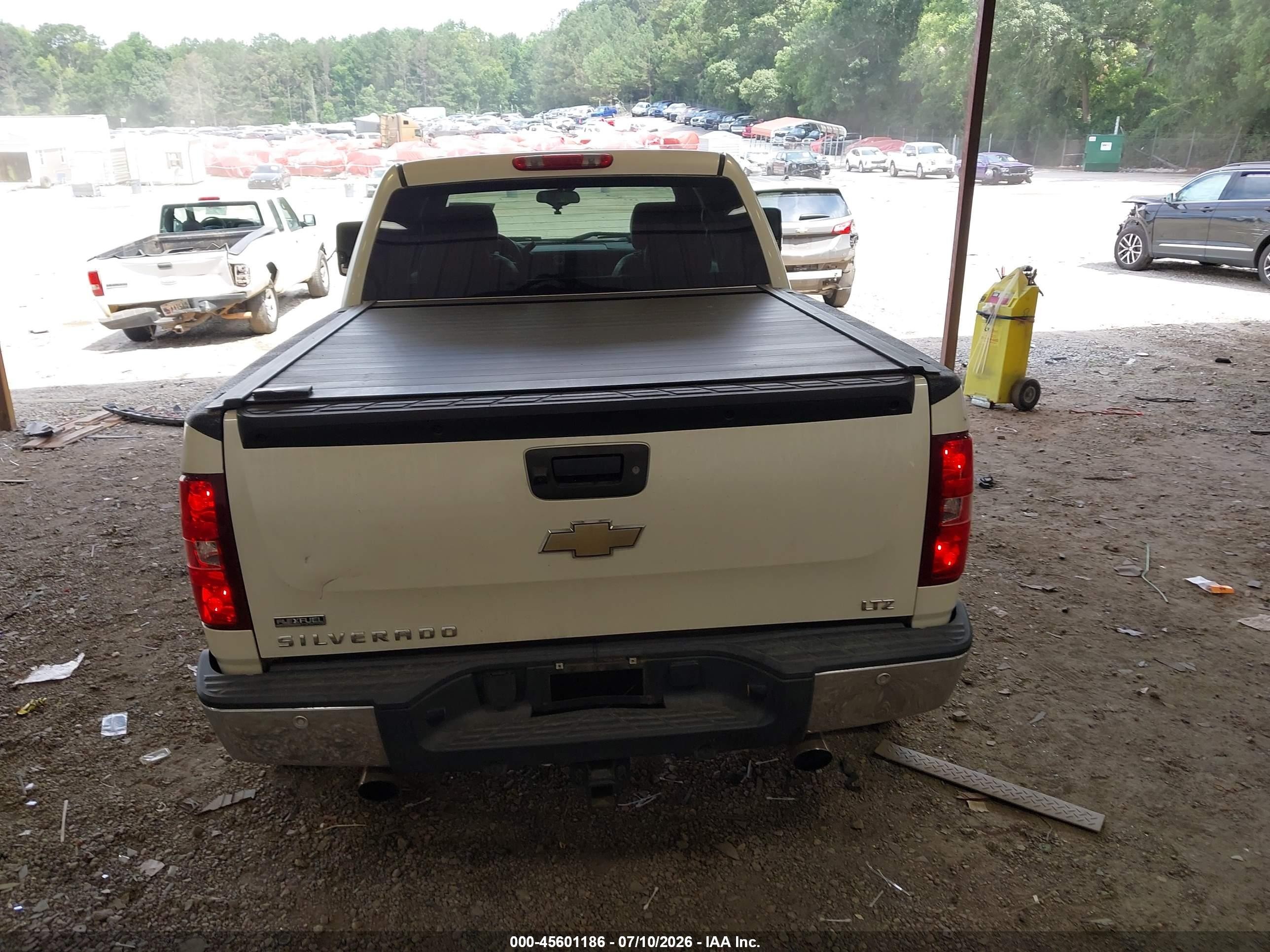 2009 Chevrolet Silverado 1500 Ltz White vin: 3GCEK33369G159055