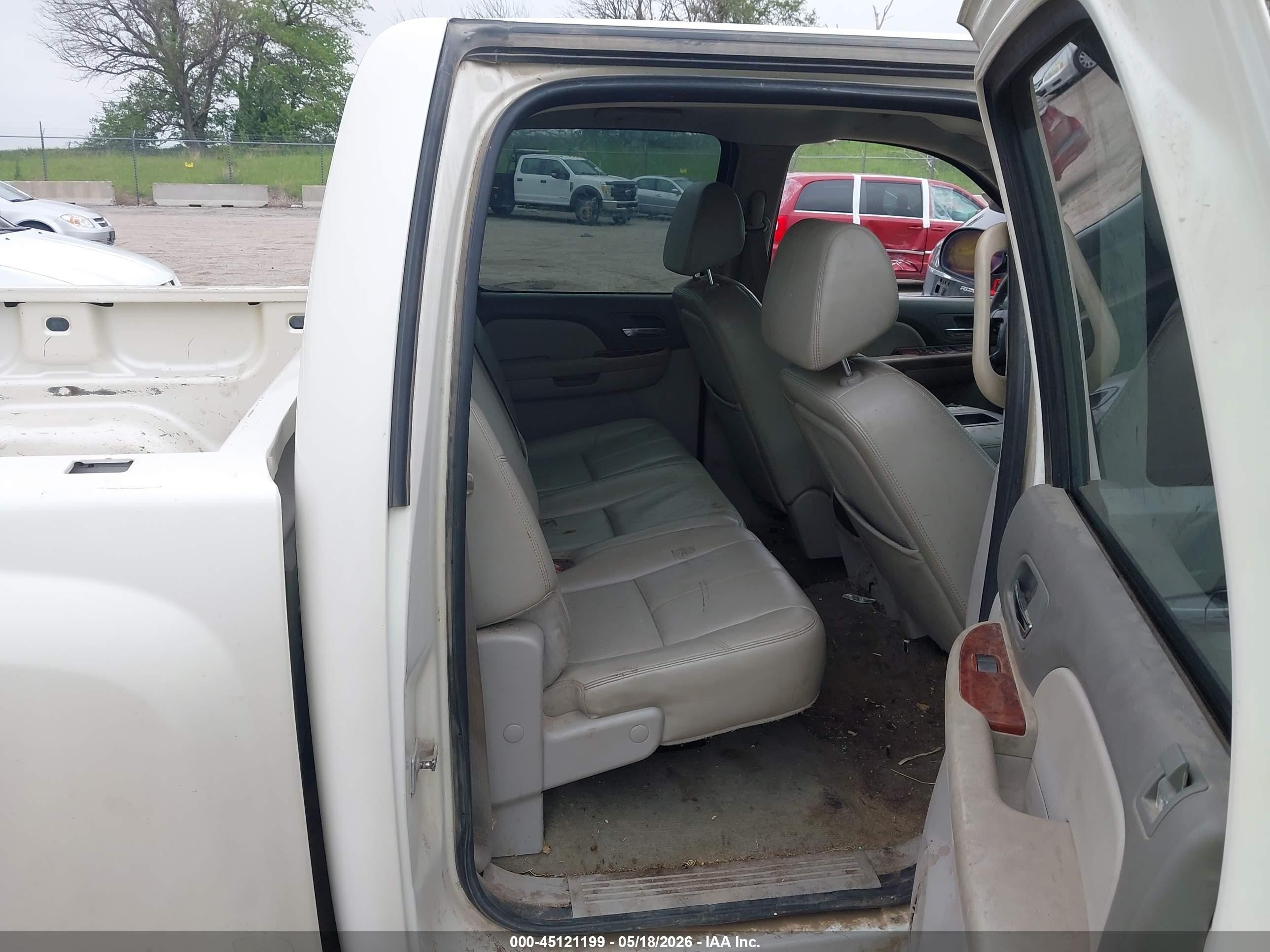 2009 Chevrolet Silverado 1500 Ltz White vin: 3GCEK33389G236847