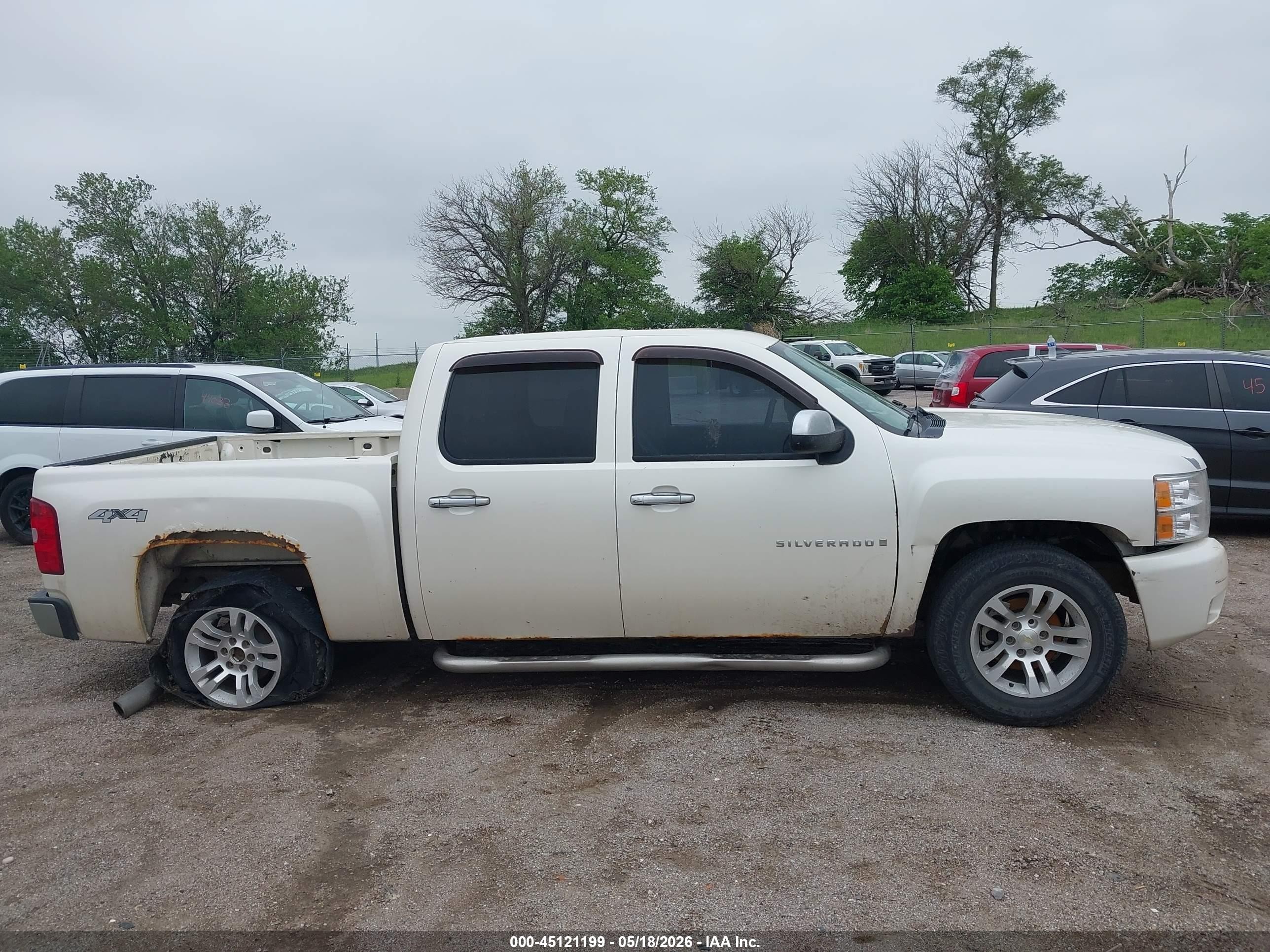 2009 Chevrolet Silverado 1500 Ltz White vin: 3GCEK33389G236847
