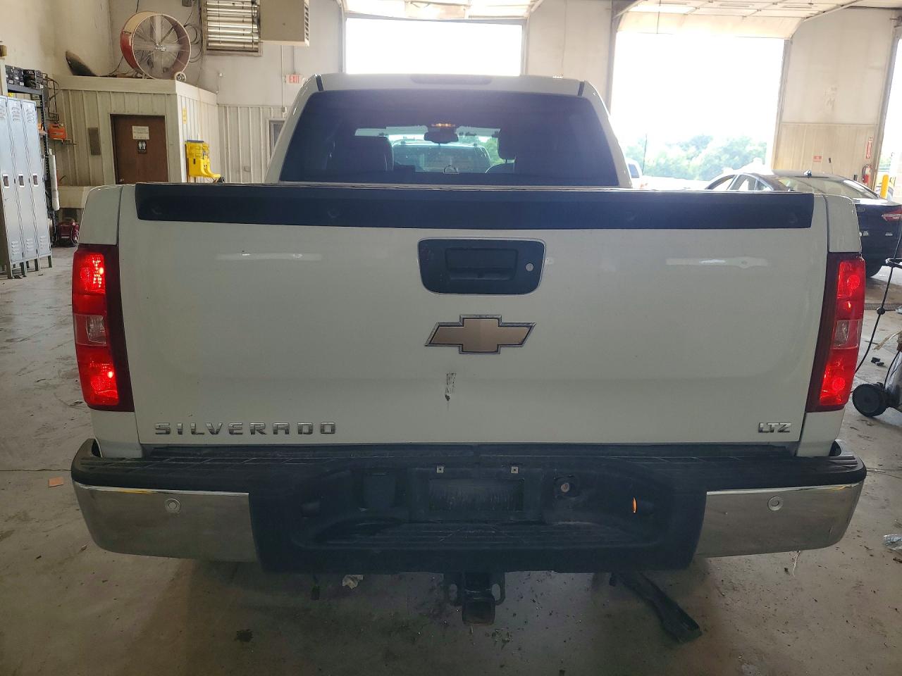2009 Chevrolet Silverado K1500 Ltz White vin: 3GCEK33M09G125489