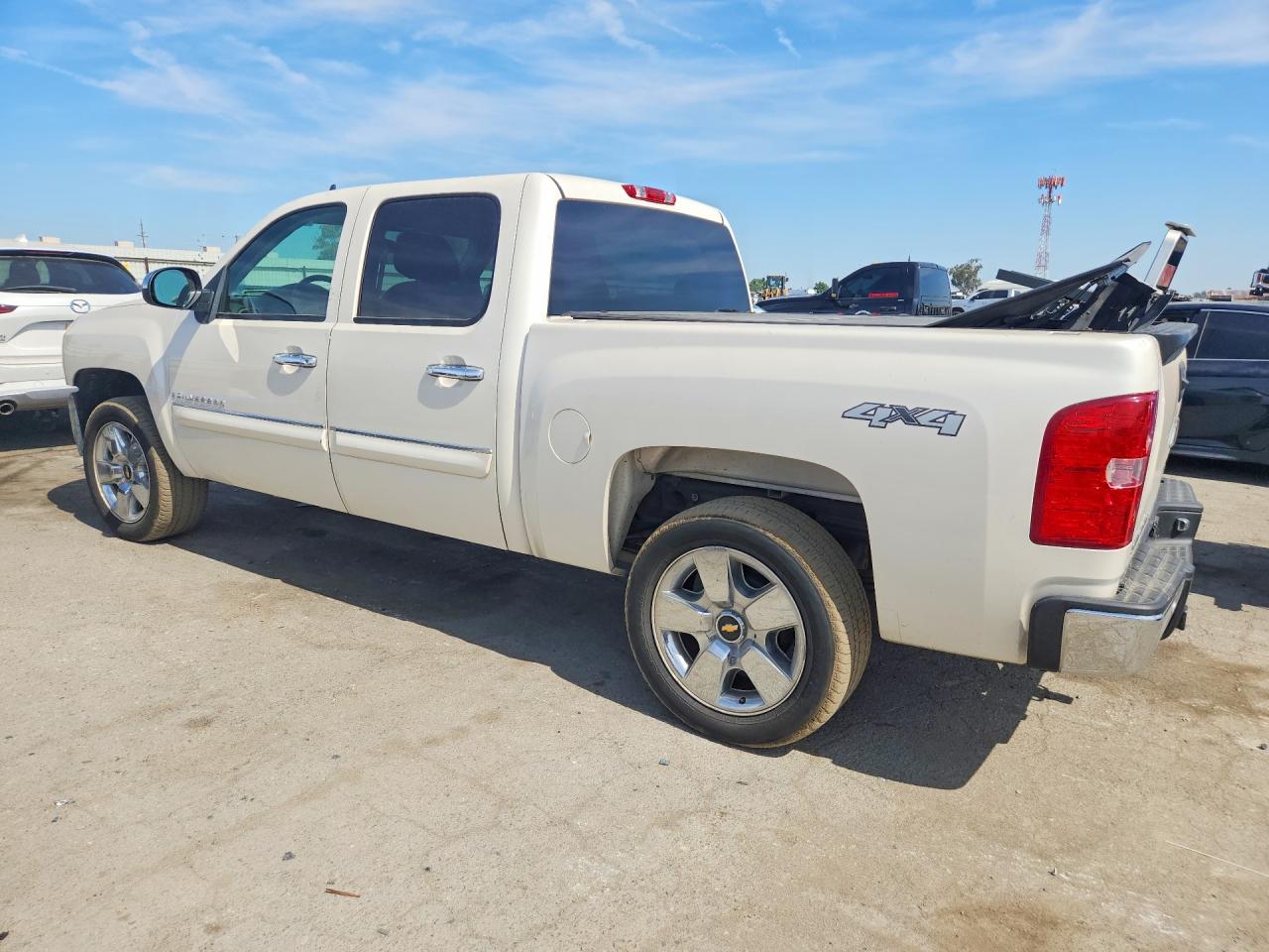 2009 Chevrolet Silverado K1500 Ltz White vin: 3GCEK33M79G238596