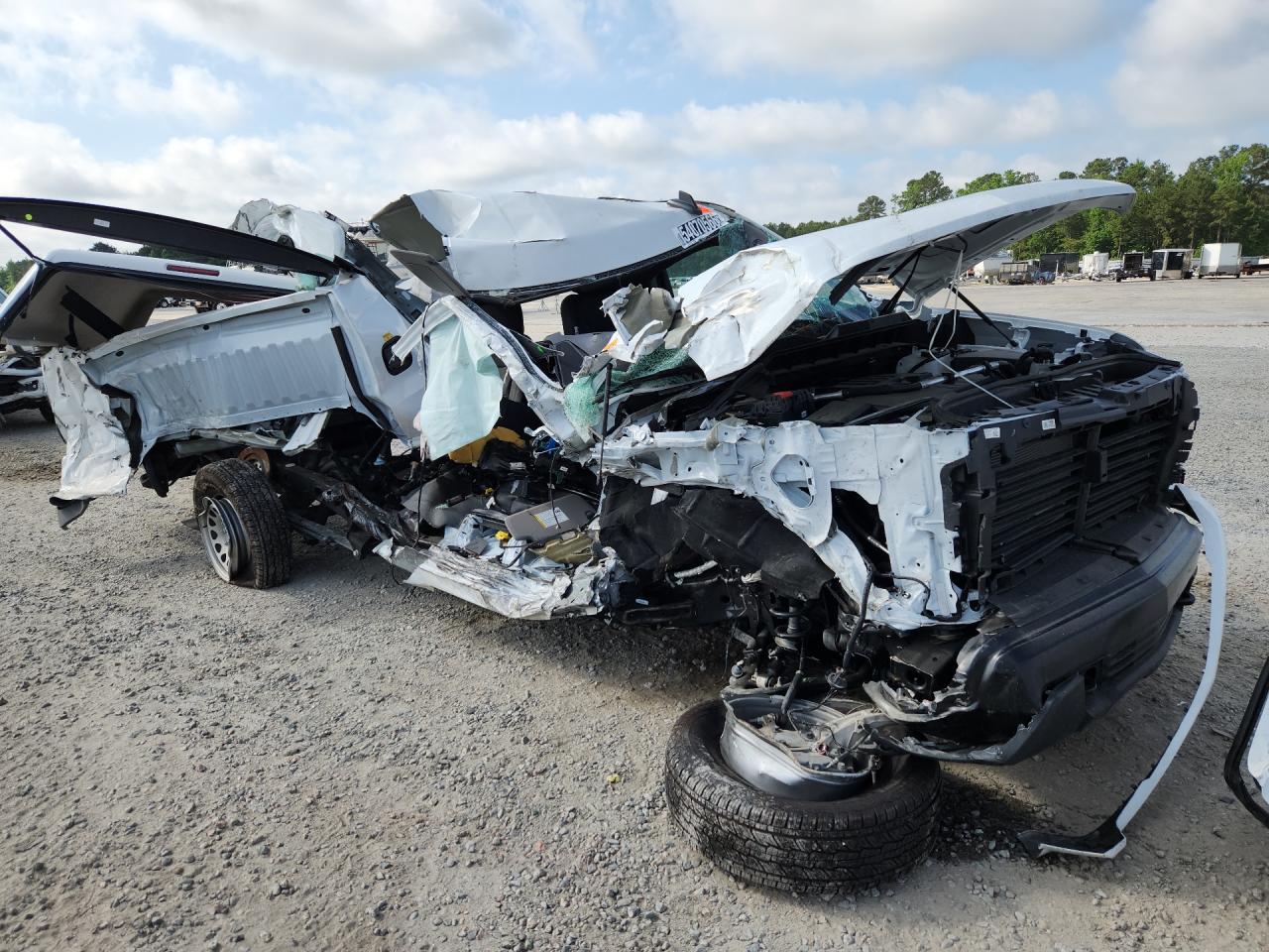 2026 Chevrolet Silverado C1500 White vin: 3GCNAAEK4TG225931 Damage: Windshield, Broken, Replacement Required