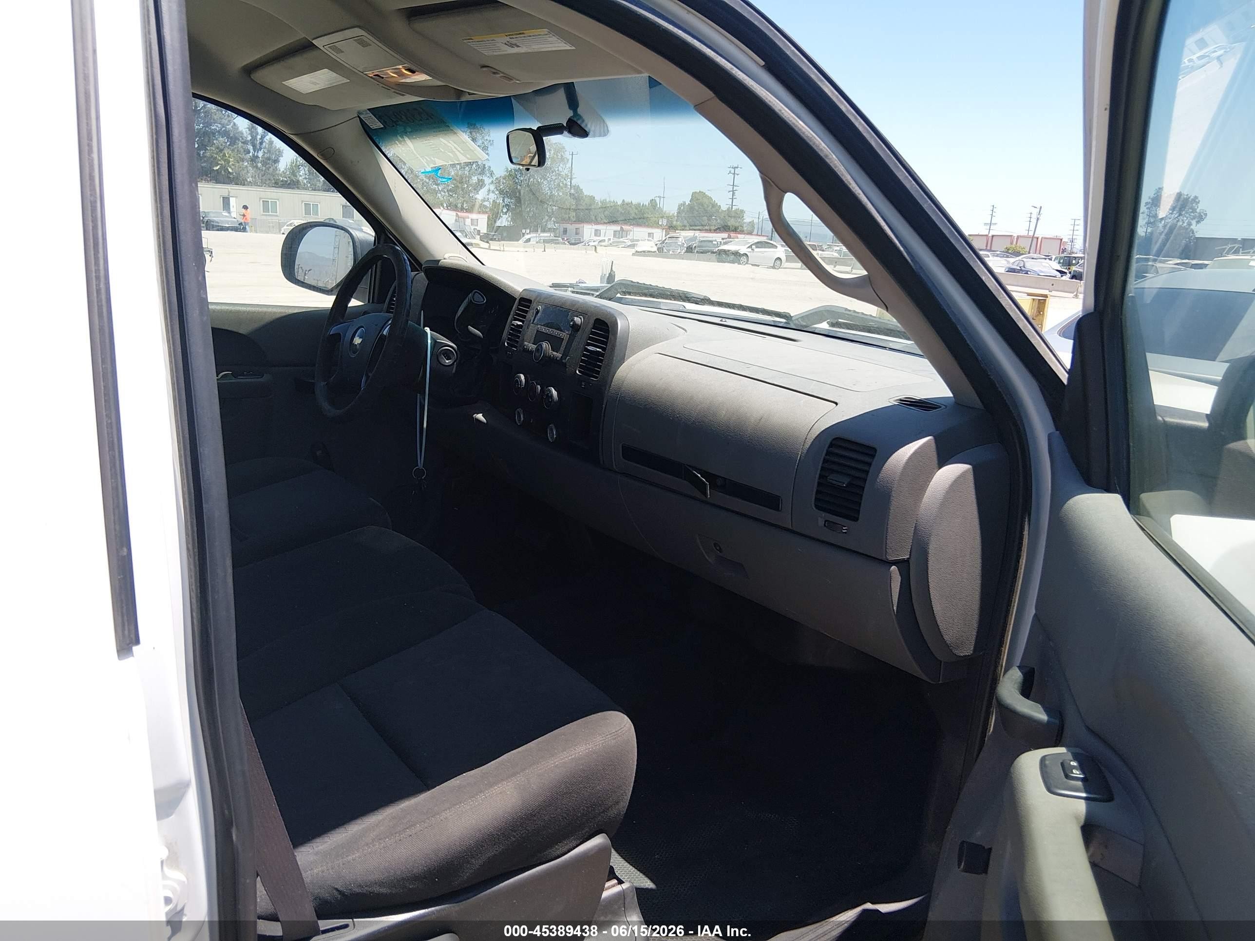 2011 Chevrolet Silverado 1500 Work Truck Белый vin: 3GCPCPEA0BG216199