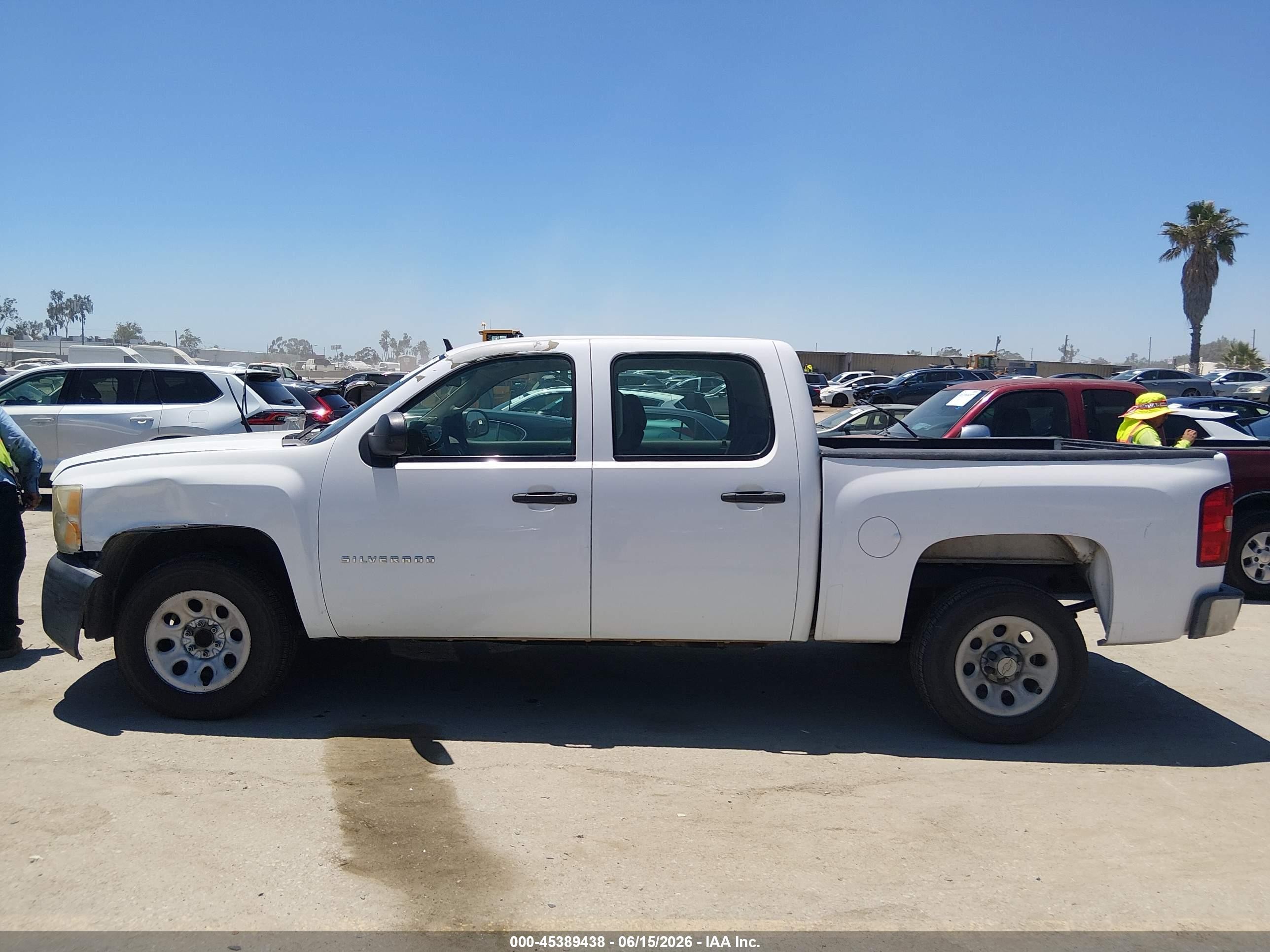 2011 Chevrolet Silverado 1500 Work Truck Белый vin: 3GCPCPEA0BG216199