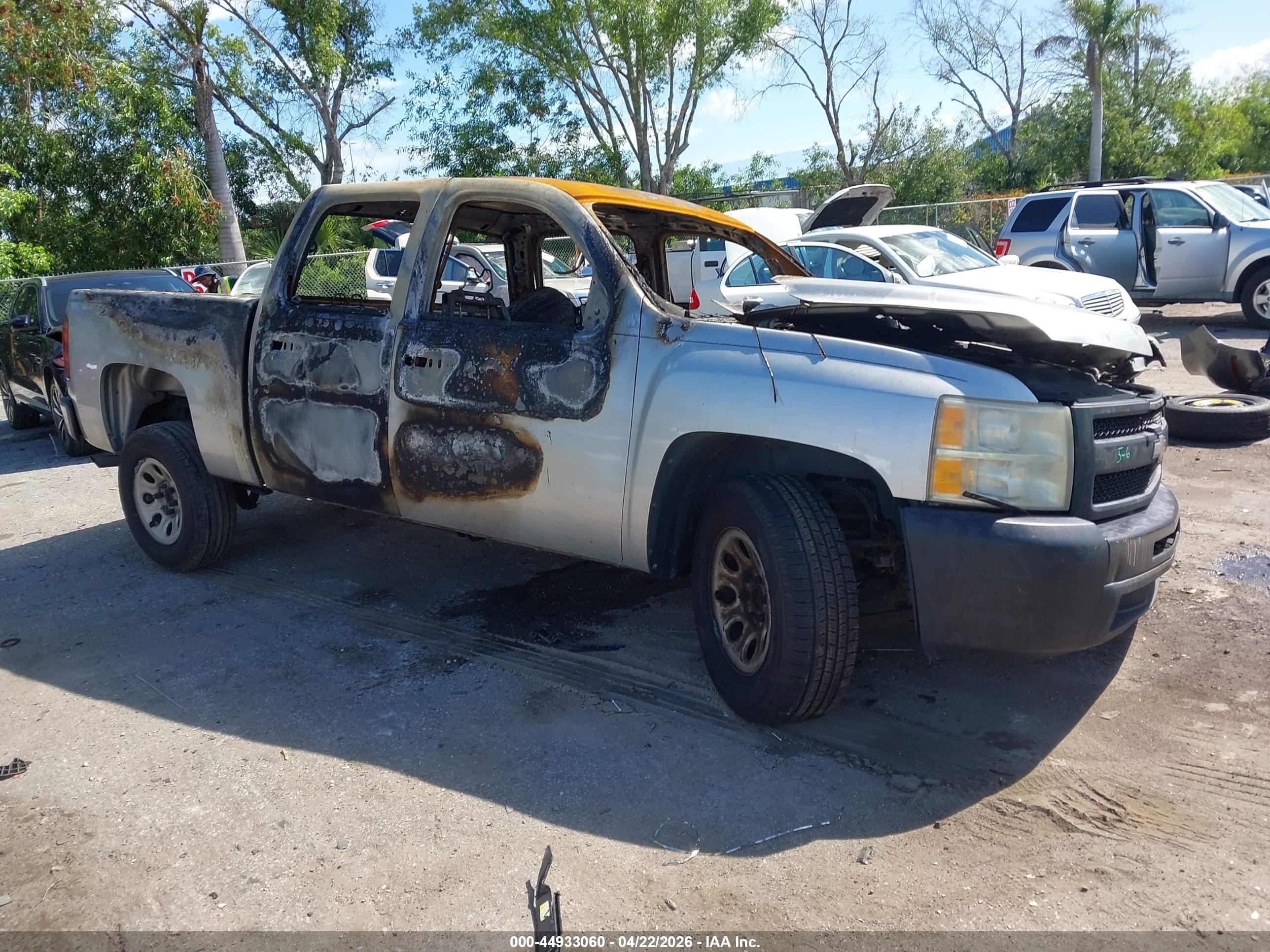 2011 Chevrolet Silverado 1500 Work Truck Серебряный vin: 3GCPCPEA2BG254291