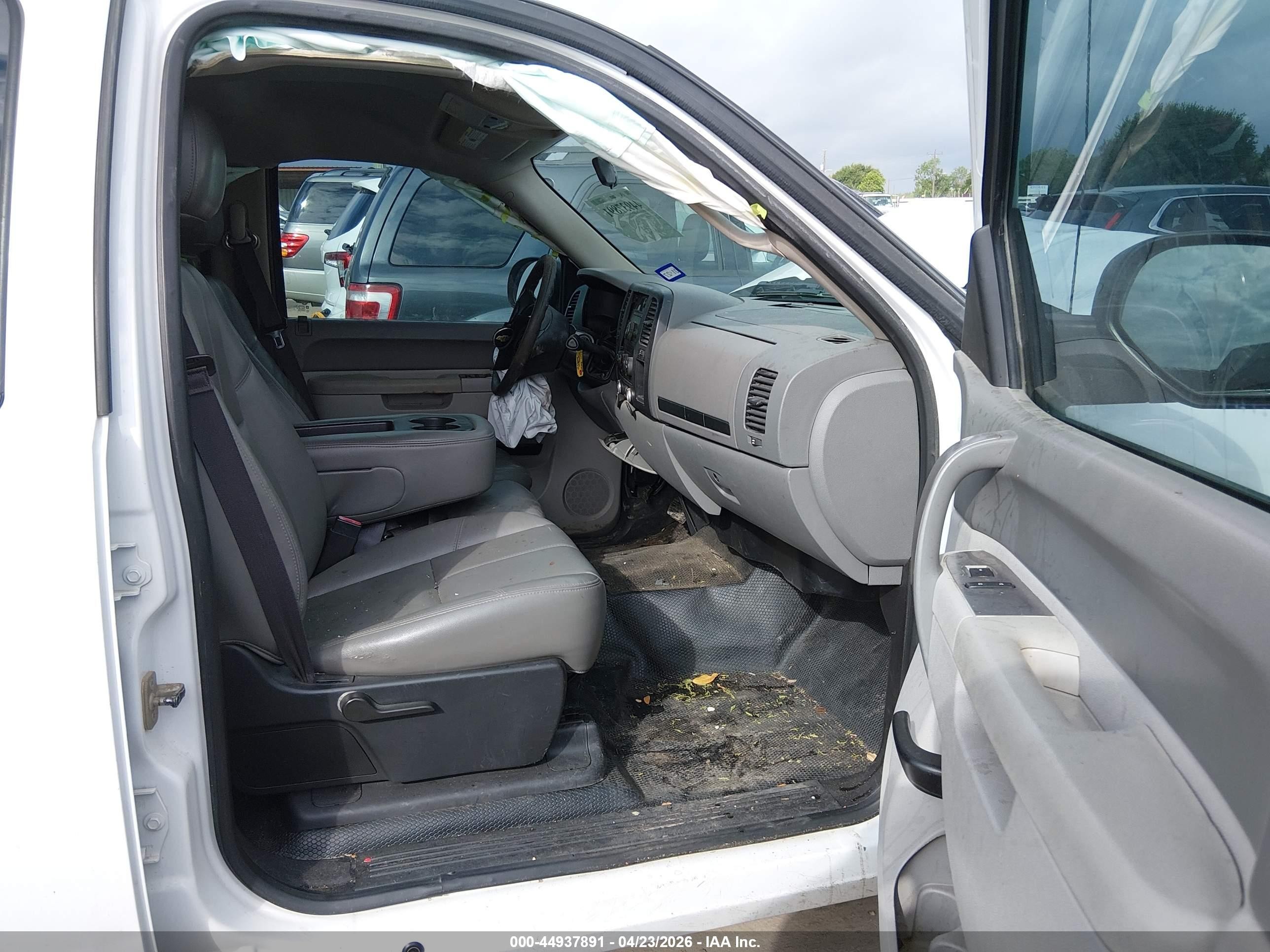 2013 Chevrolet Silverado 1500 Work Truck White vin: 3GCPCPEA2DG268100