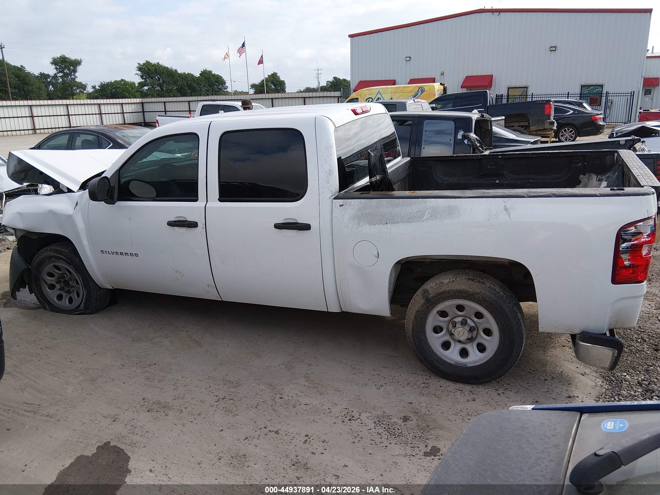 2013 Chevrolet Silverado 1500 Work Truck White vin: 3GCPCPEA2DG268100