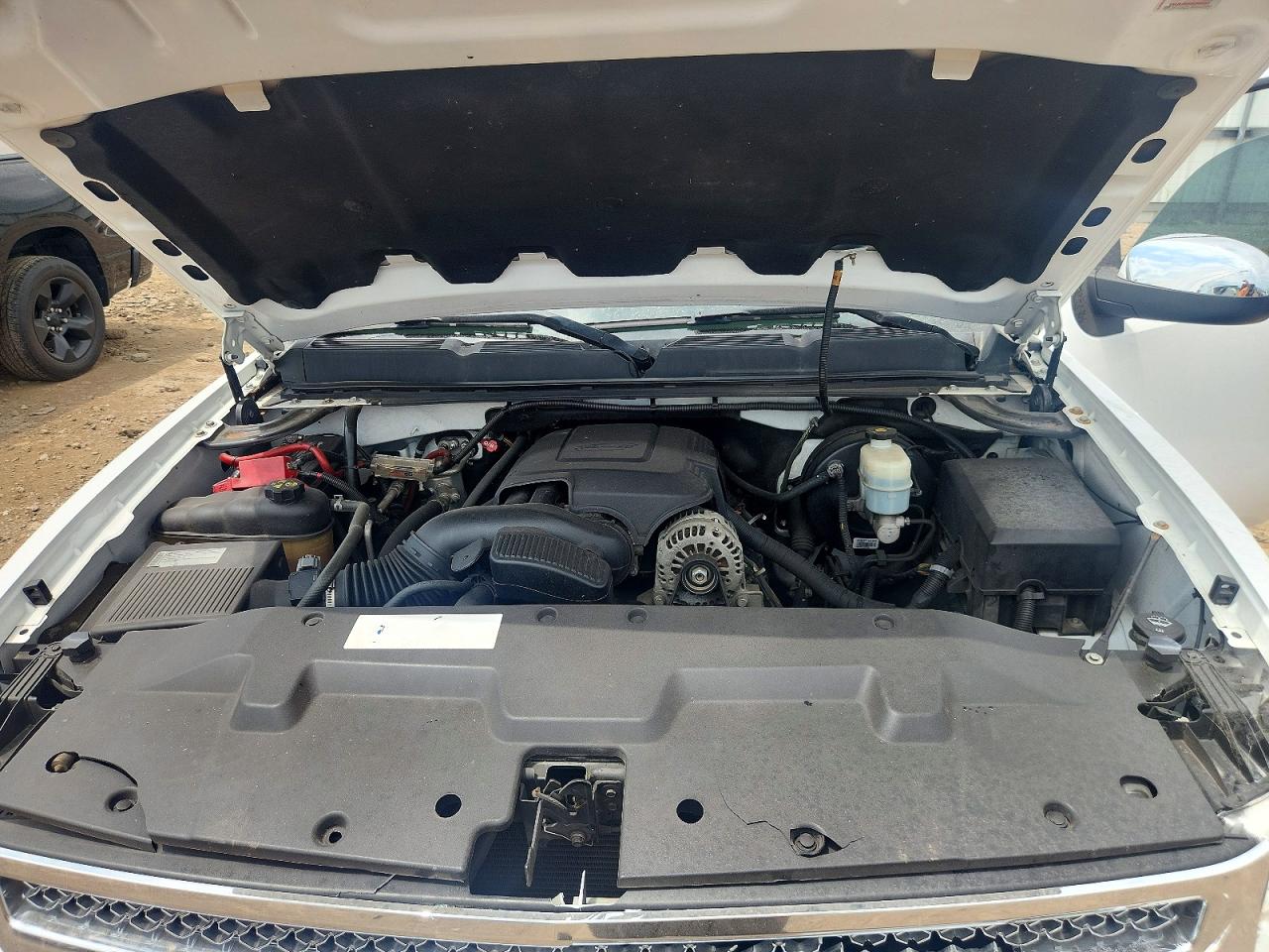2011 Chevrolet Silverado C1500 Ls White vin: 3GCPCREA0BG121976
