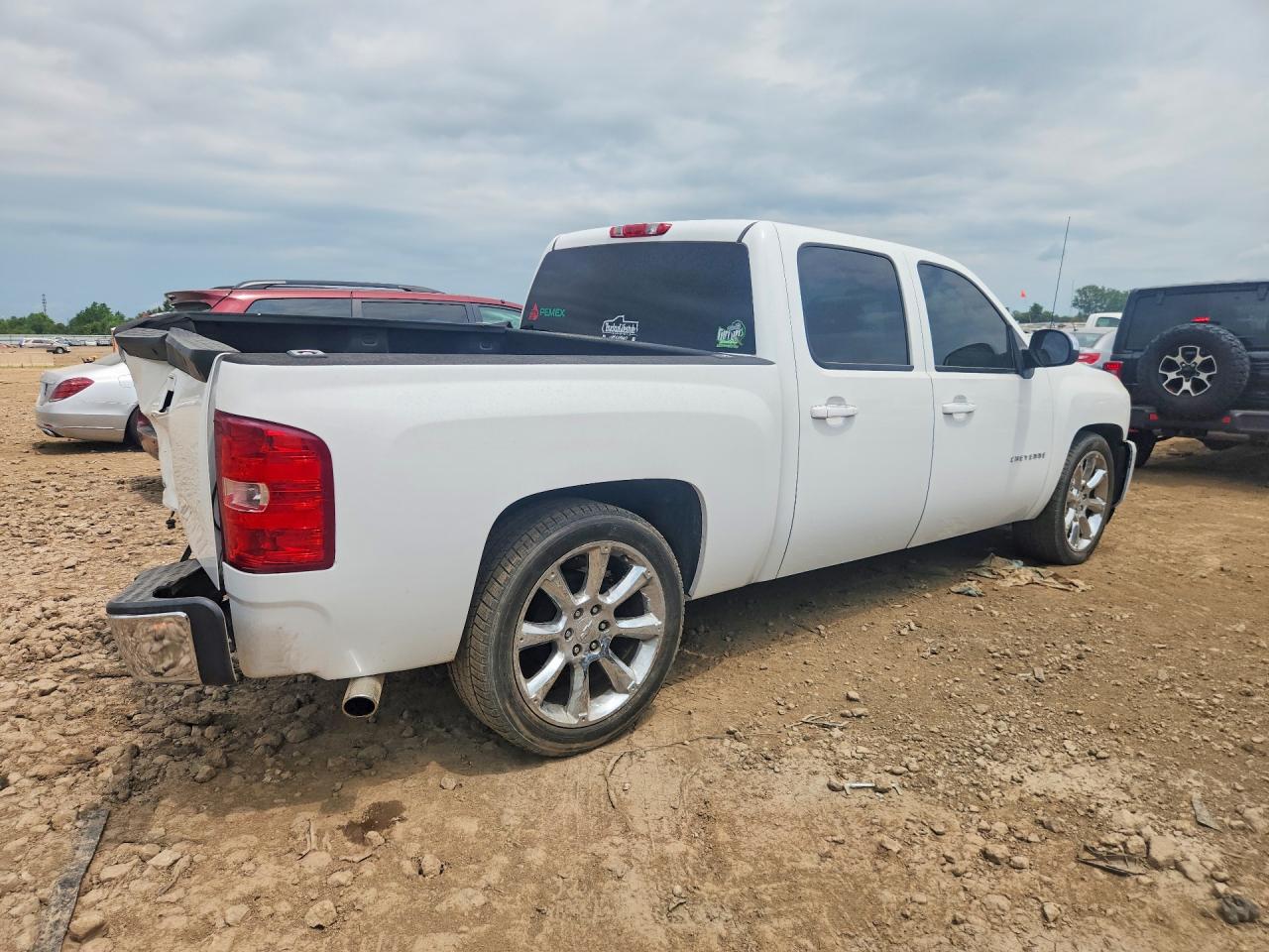 2011 Chevrolet Silverado C1500 Ls White vin: 3GCPCREA0BG121976
