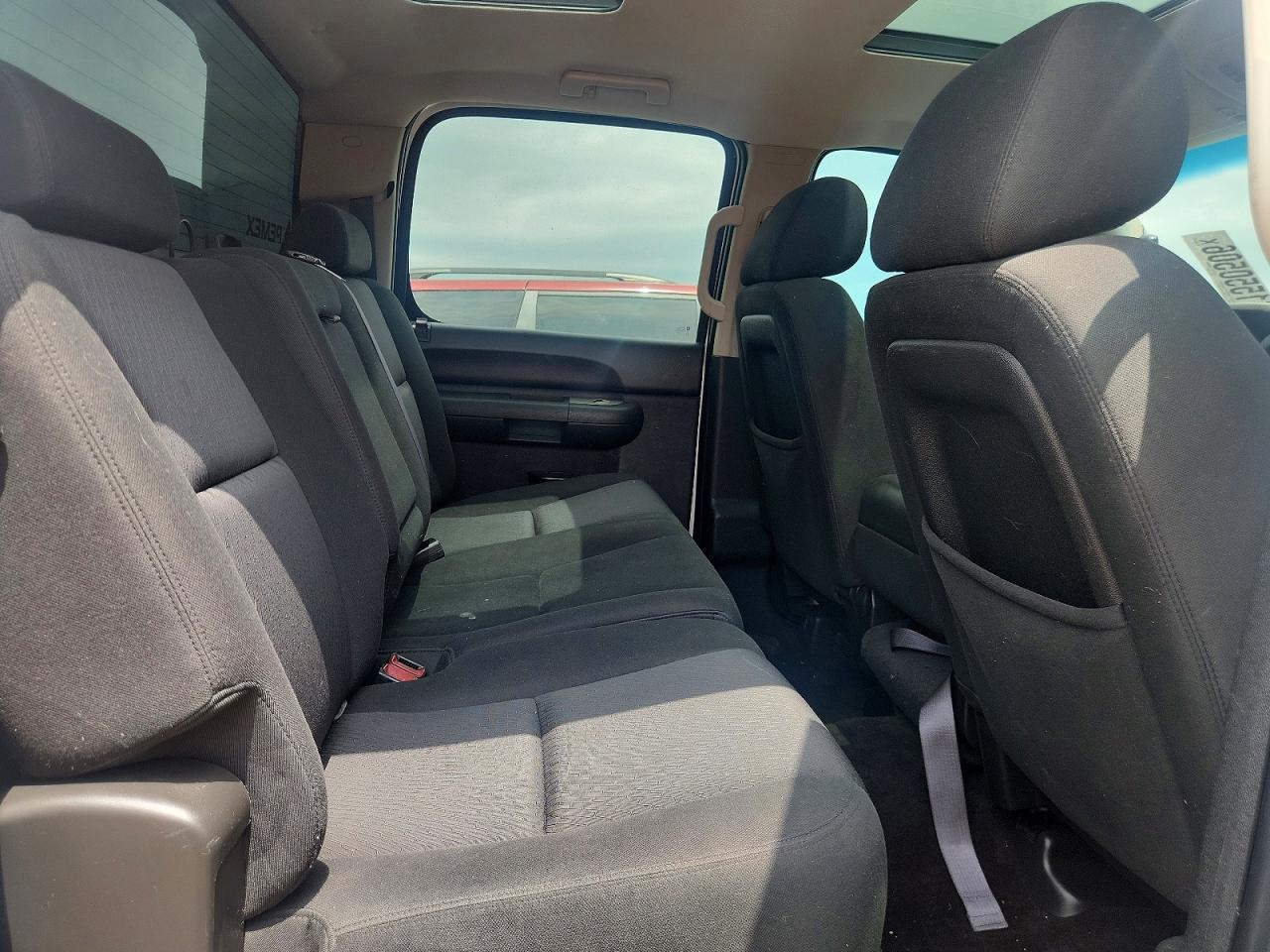 2011 Chevrolet Silverado C1500 Ls White vin: 3GCPCREA0BG121976