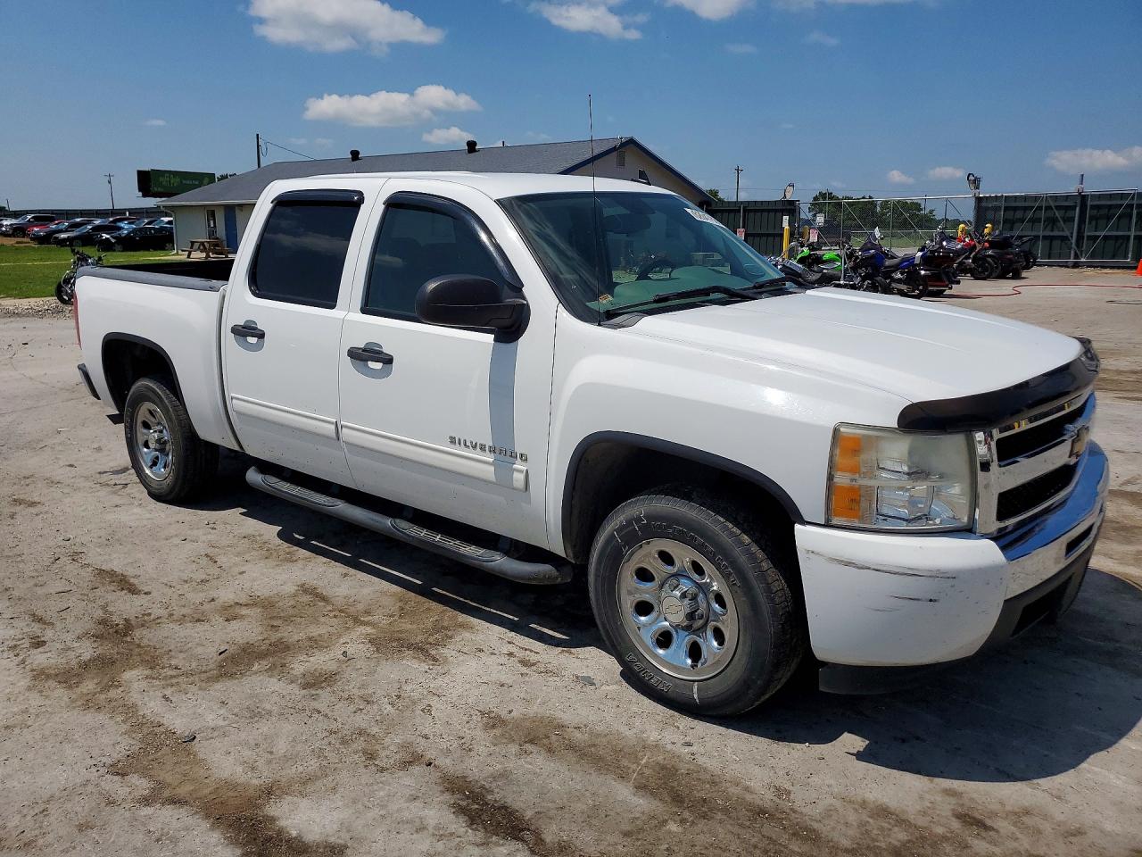 2011 Chevrolet Silverado C1500 Ls White vin: 3GCPCREA1BG152105
