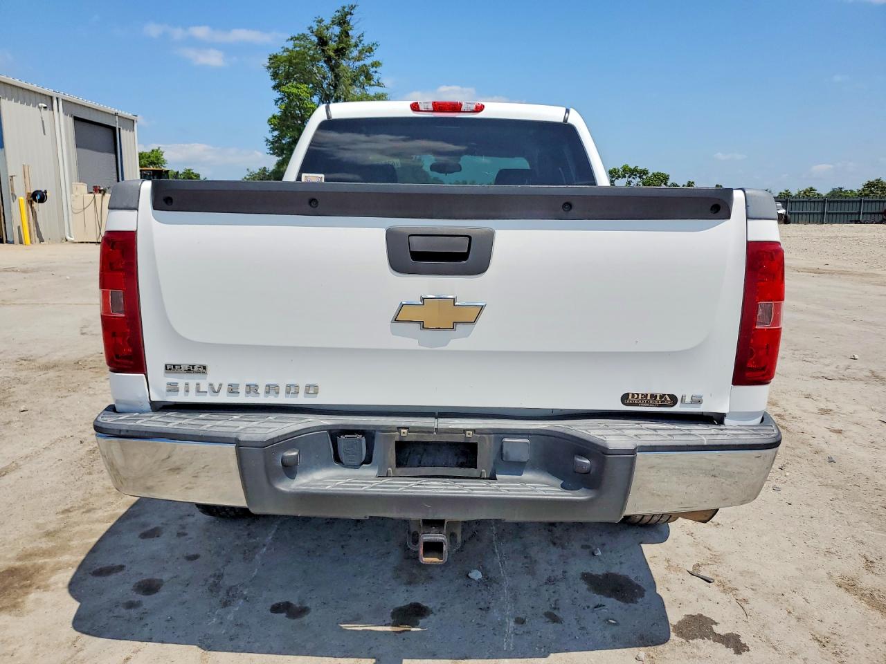 2011 Chevrolet Silverado C1500 Ls White vin: 3GCPCREA1BG152105