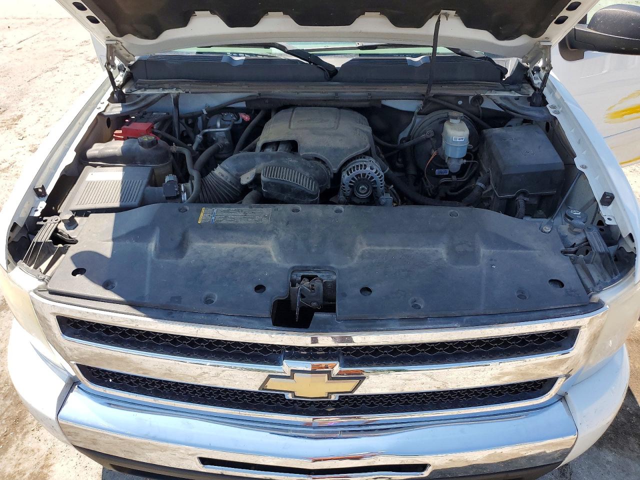2011 Chevrolet Silverado C1500 Ls White vin: 3GCPCREA1BG152105