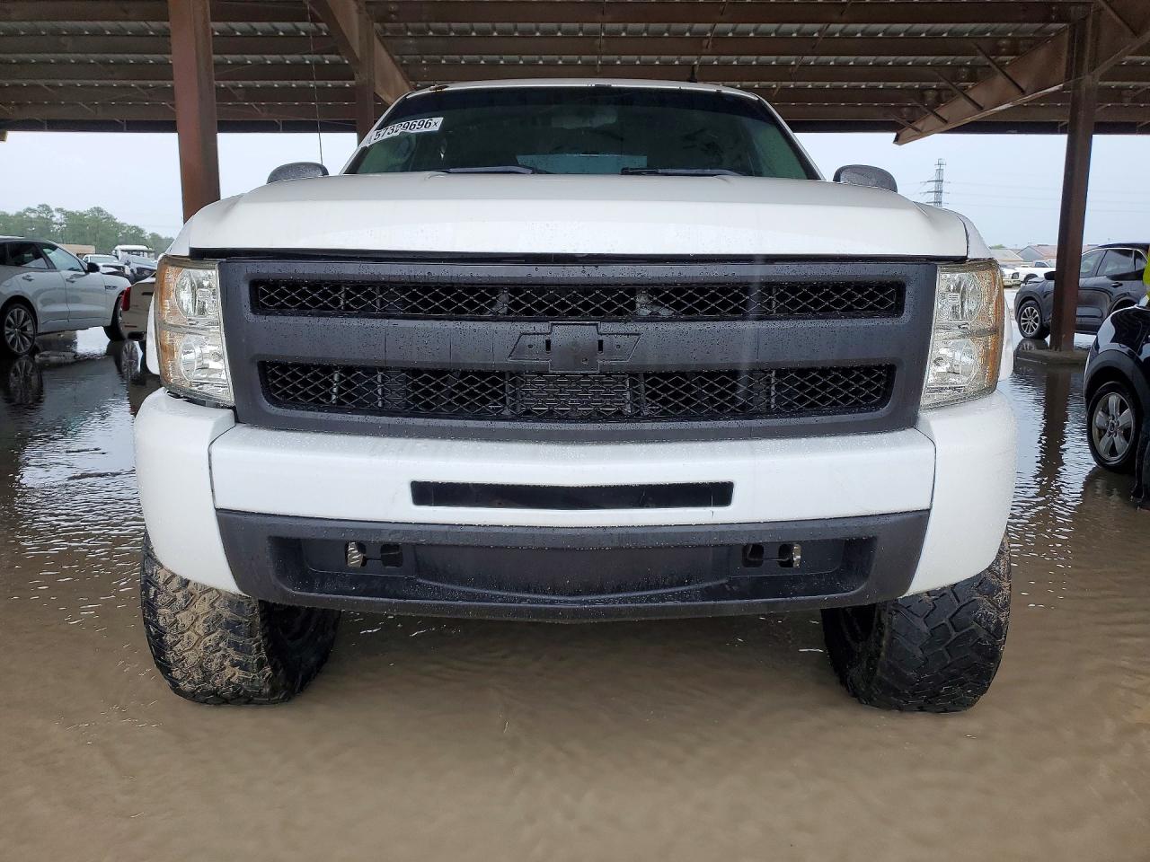 2011 Chevrolet Silverado C1500 Ls White vin: 3GCPCREA1BG217308