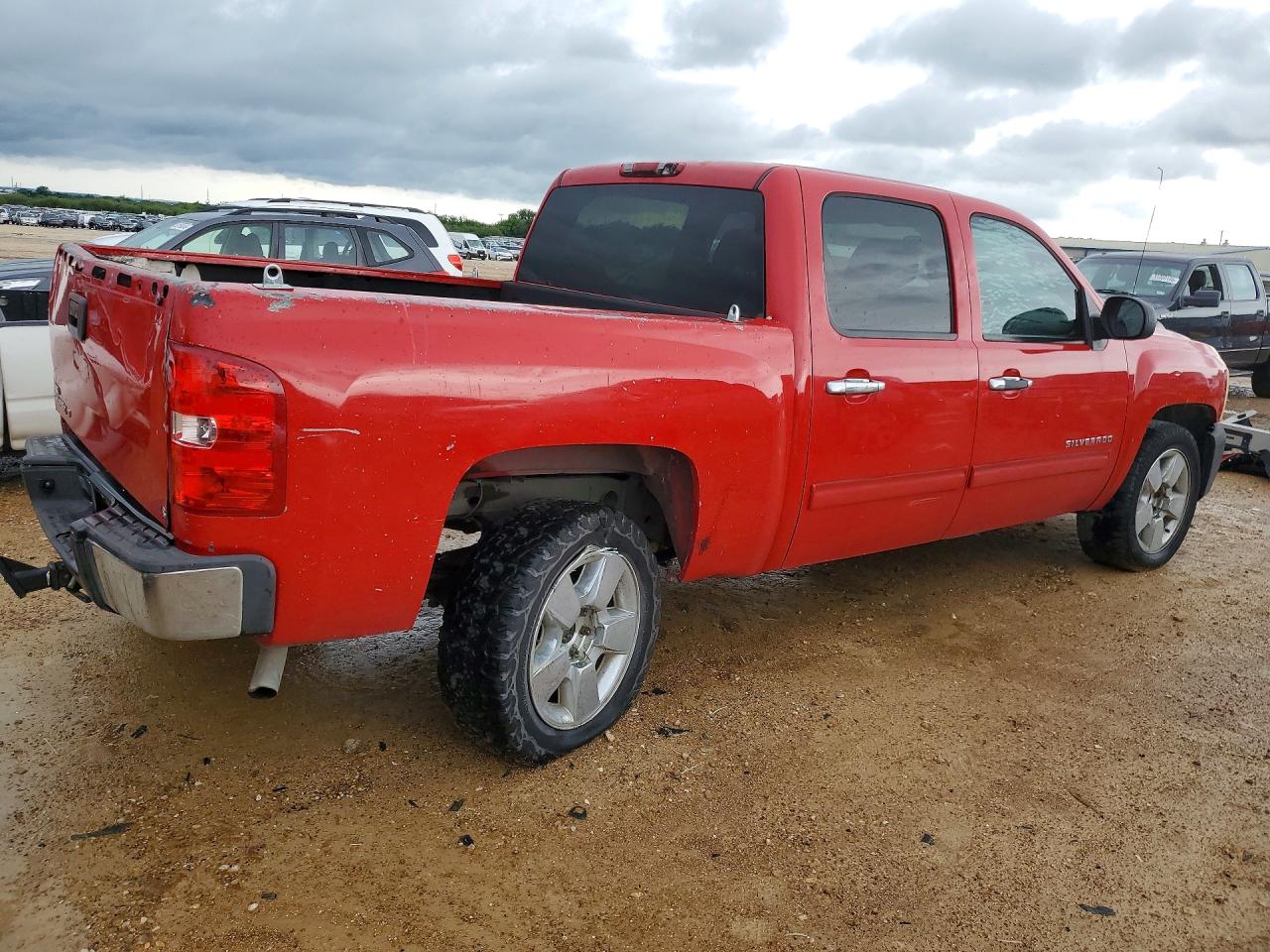 2011 Chevrolet Silverado C1500 Ls Red vin: 3GCPCREA3BG345114