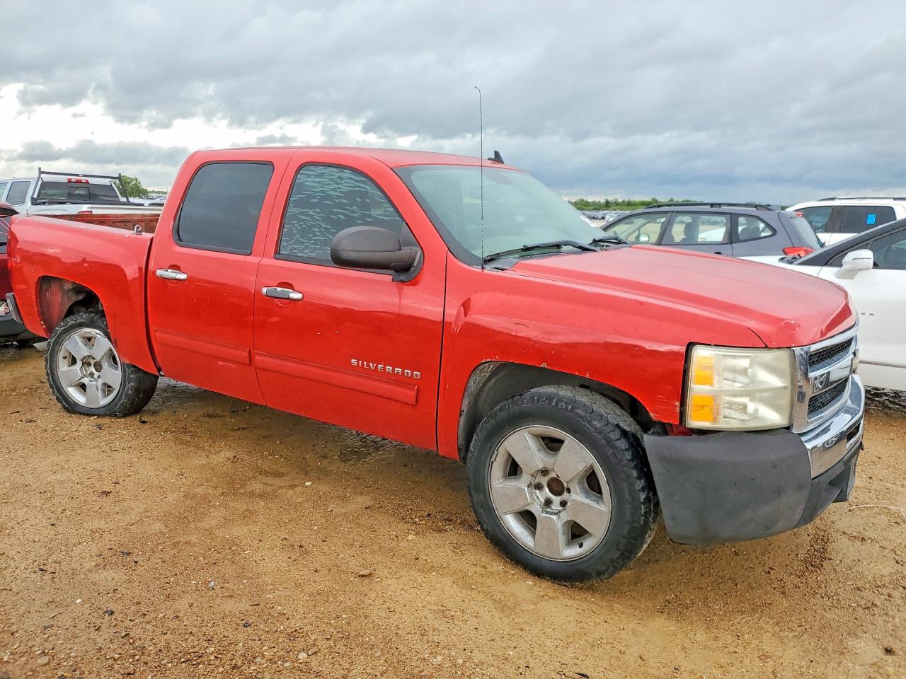 2011 Chevrolet Silverado C1500 Ls Red vin: 3GCPCREA3BG345114